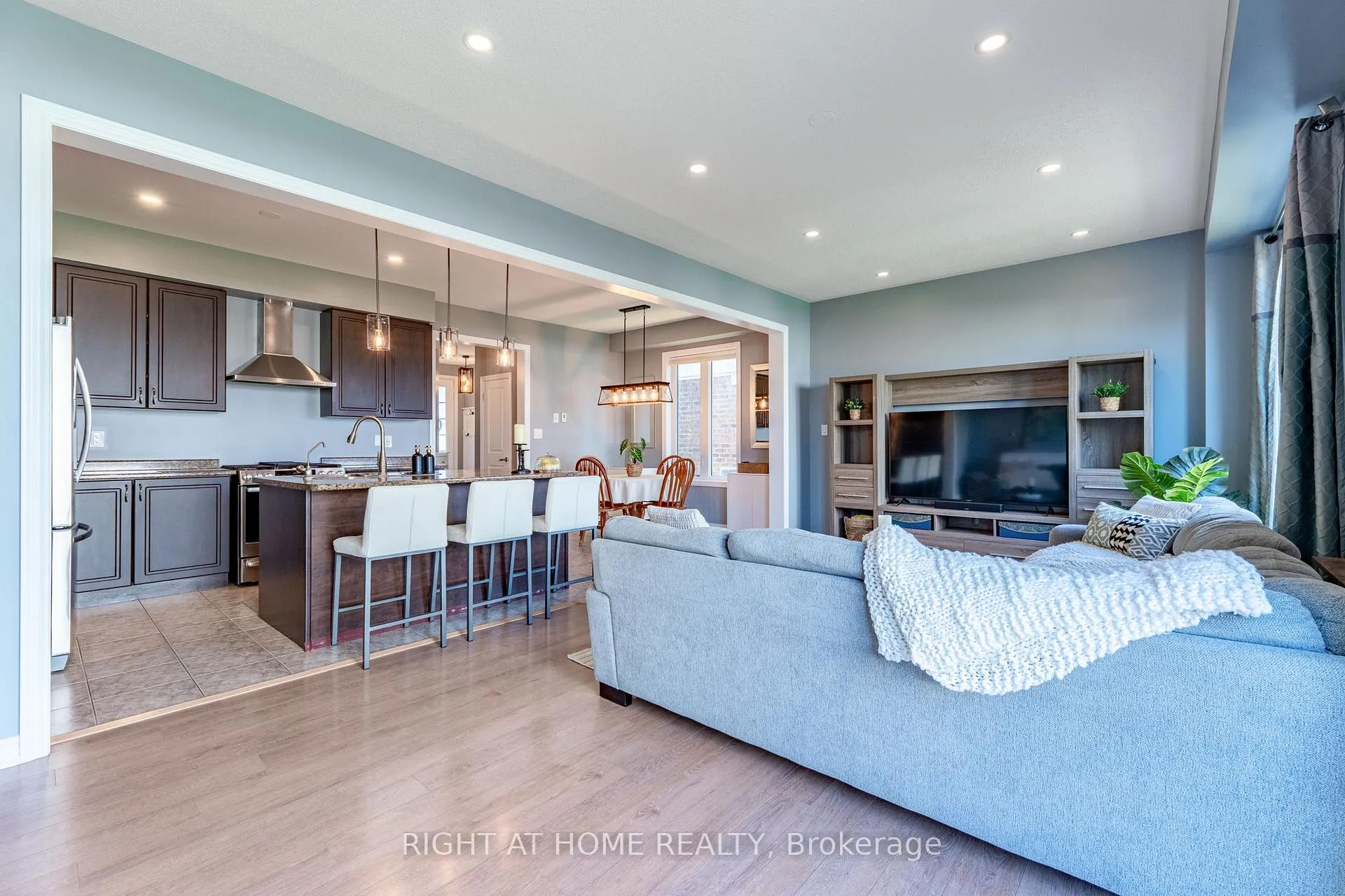 Photo 14 of 72 Wagner Crescent, Essa, Angus — HOMEH