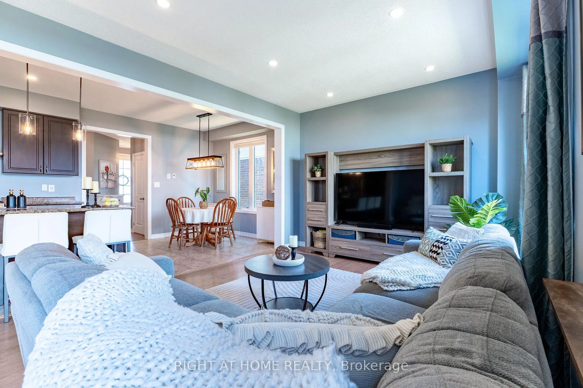 Photo 16 of 72 Wagner Crescent, Essa, Angus — HOMEH