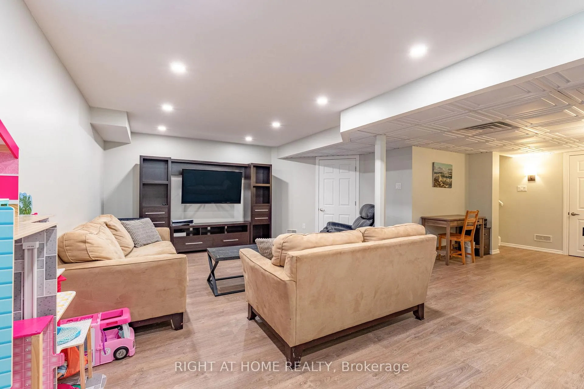 Photo 41 of 72 Wagner Crescent, Essa, Angus — HOMEH