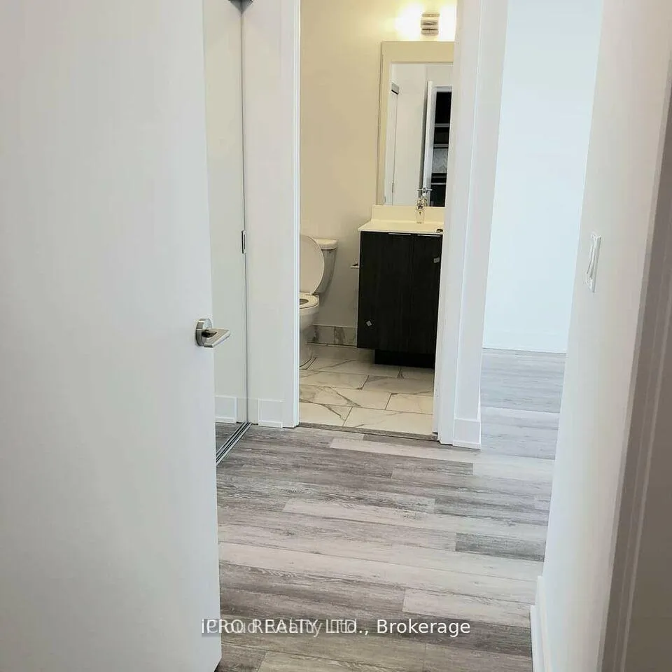 Photo 4 of Unit 1322, 30 Shore Breeze Drive, Etobicoke, Mimico — HOMEH