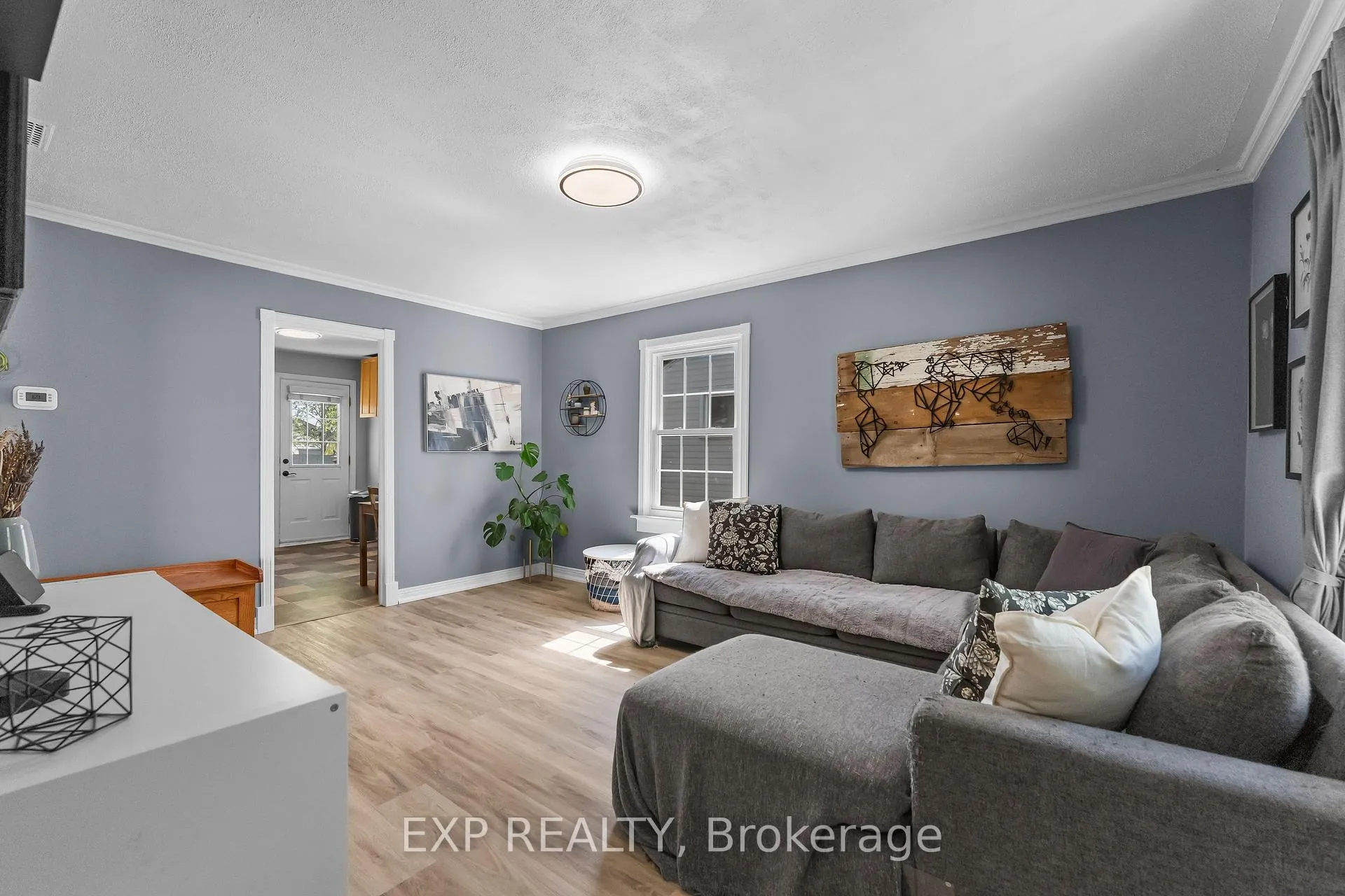Photo 4 of 8 Coventry Street, St. Catharines, E. Chester — HOMEH