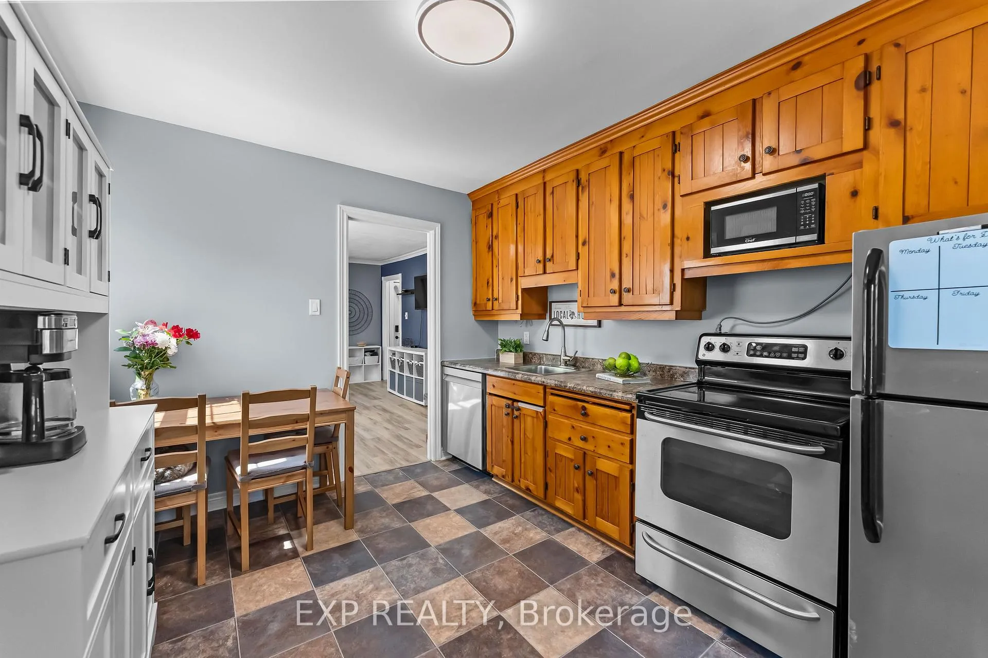 Photo 10 of 8 Coventry Street, St. Catharines, E. Chester — HOMEH