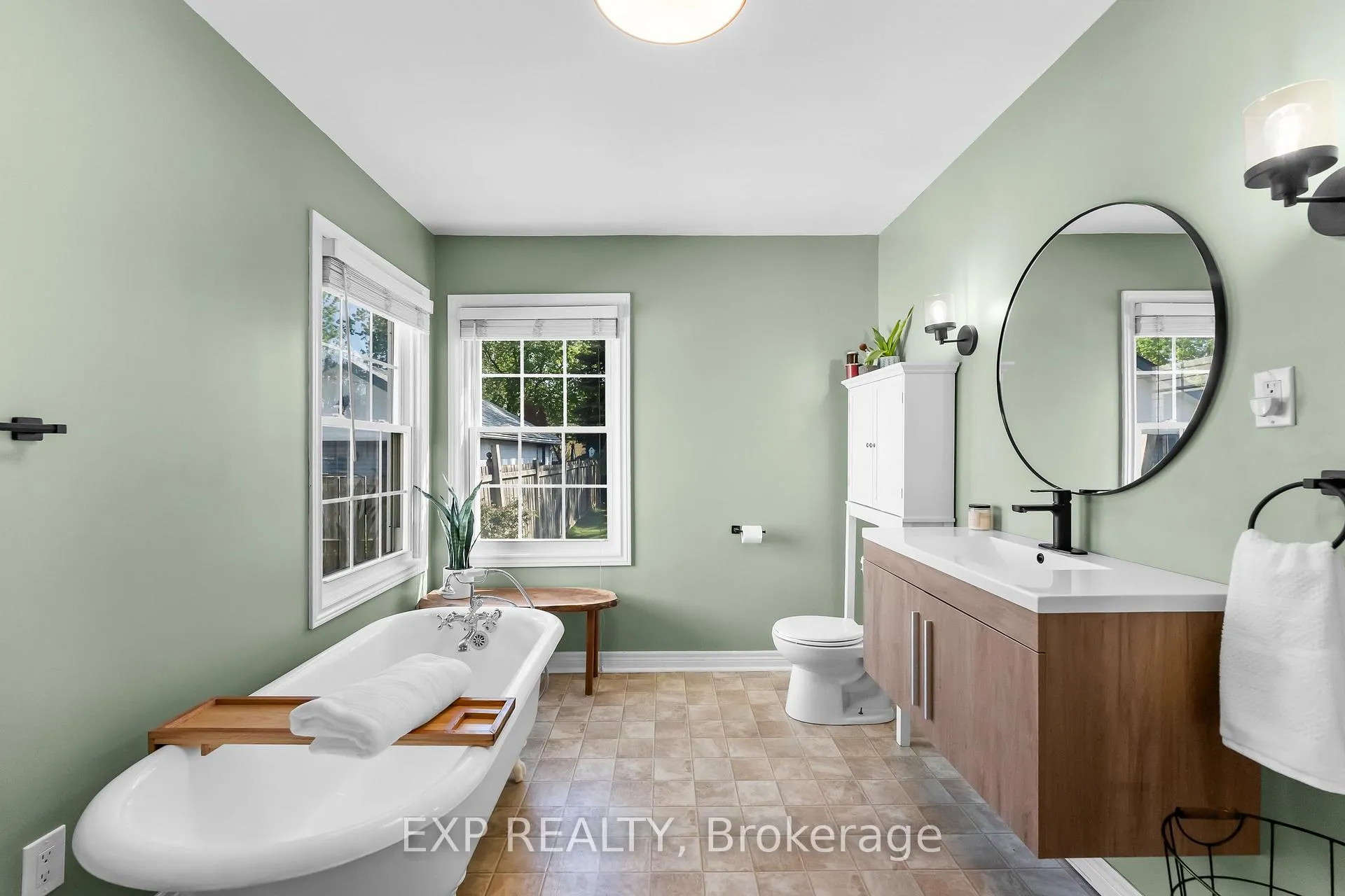 Photo 16 of 8 Coventry Street, St. Catharines, E. Chester — HOMEH