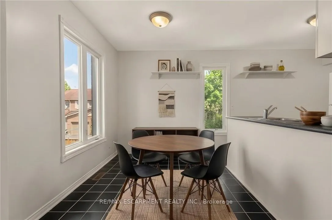 Photo 6 of Unit 19, 11 Pirie Drive, Hamilton, Dundas — HOMEH