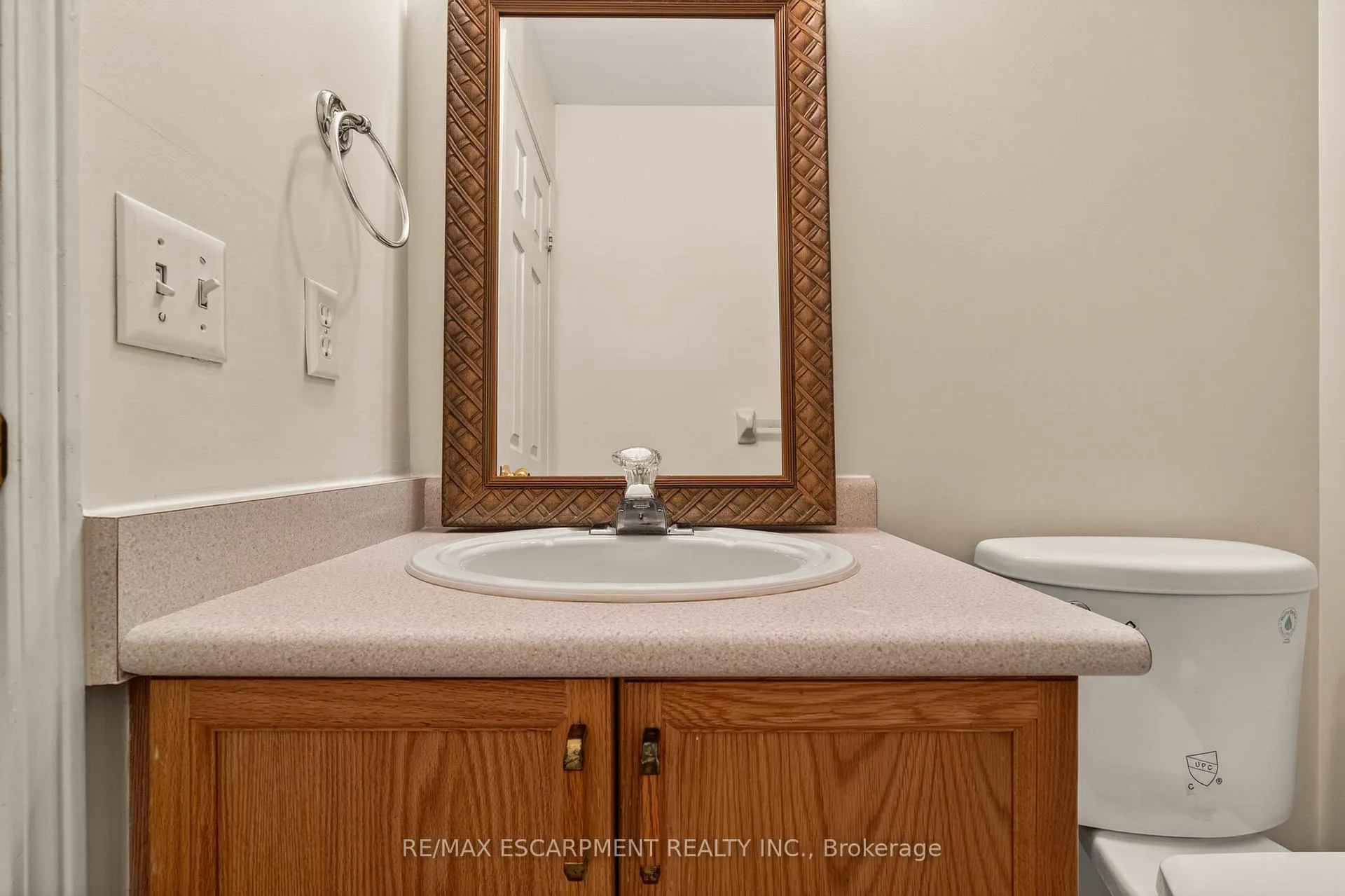 Photo 9 of Unit 19, 11 Pirie Drive, Hamilton, Dundas — HOMEH