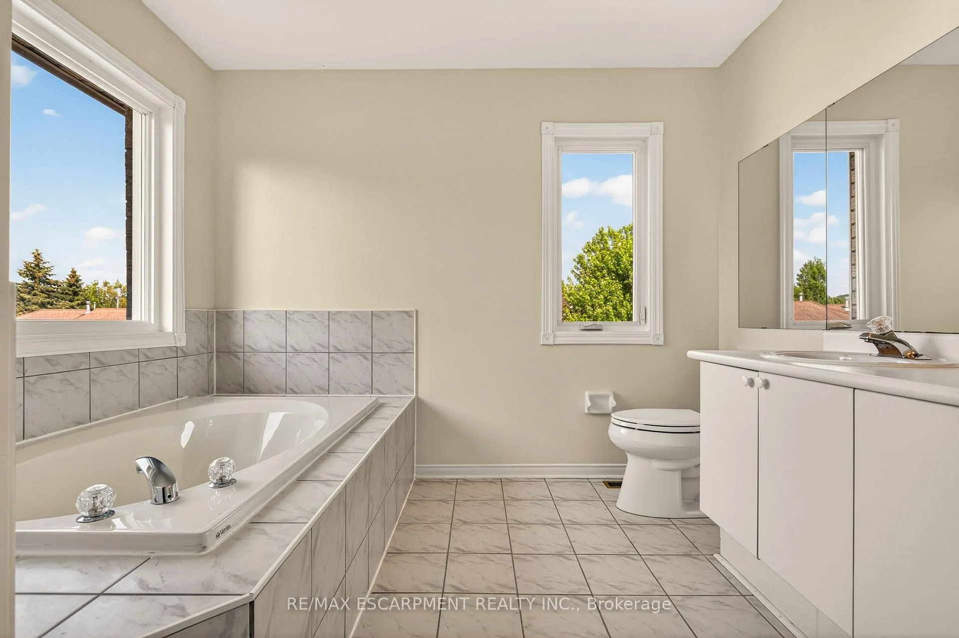 Photo 11 of Unit 19, 11 Pirie Drive, Hamilton, Dundas — HOMEH