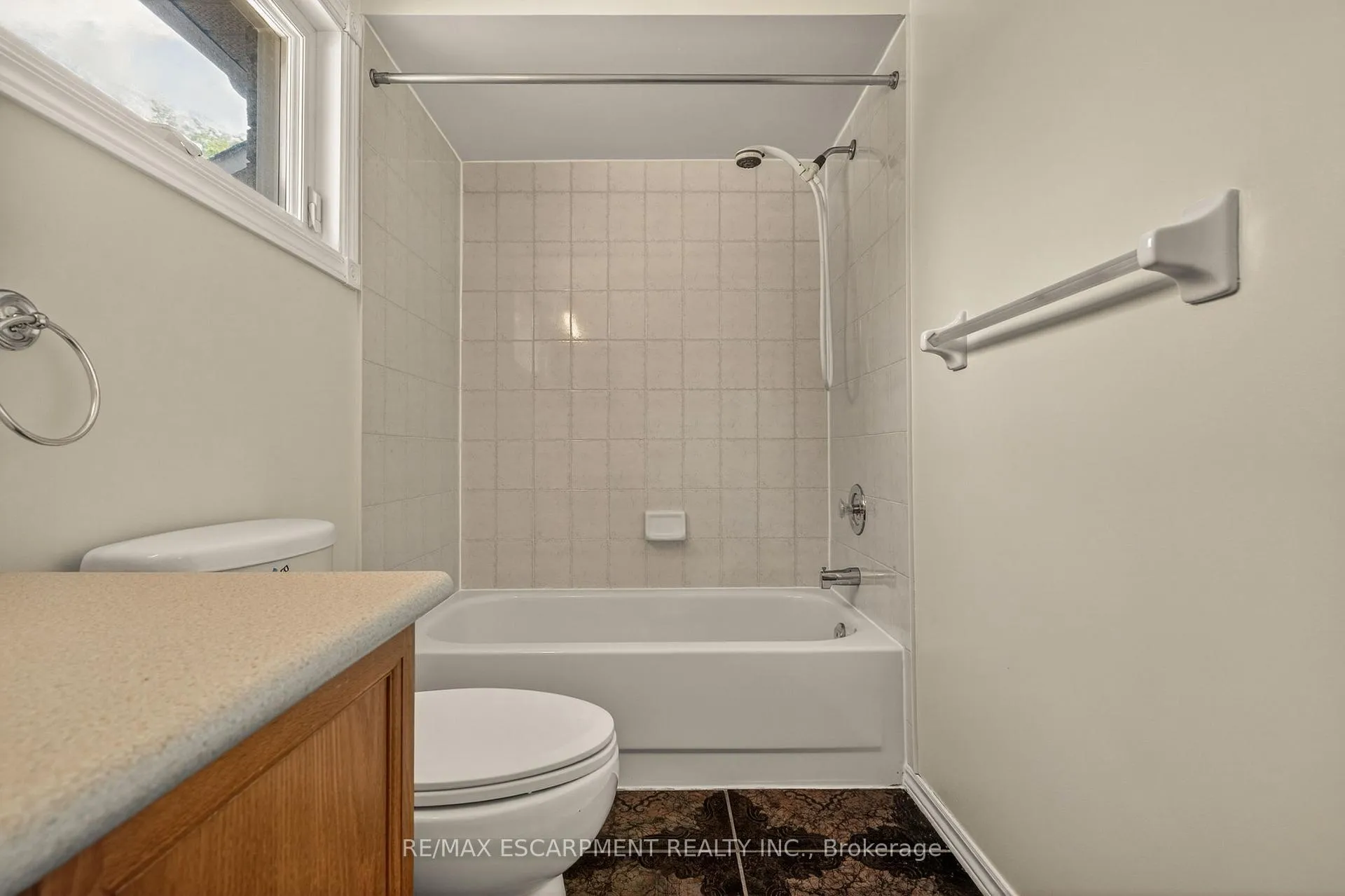 Photo 14 of Unit 19, 11 Pirie Drive, Hamilton, Dundas — HOMEH