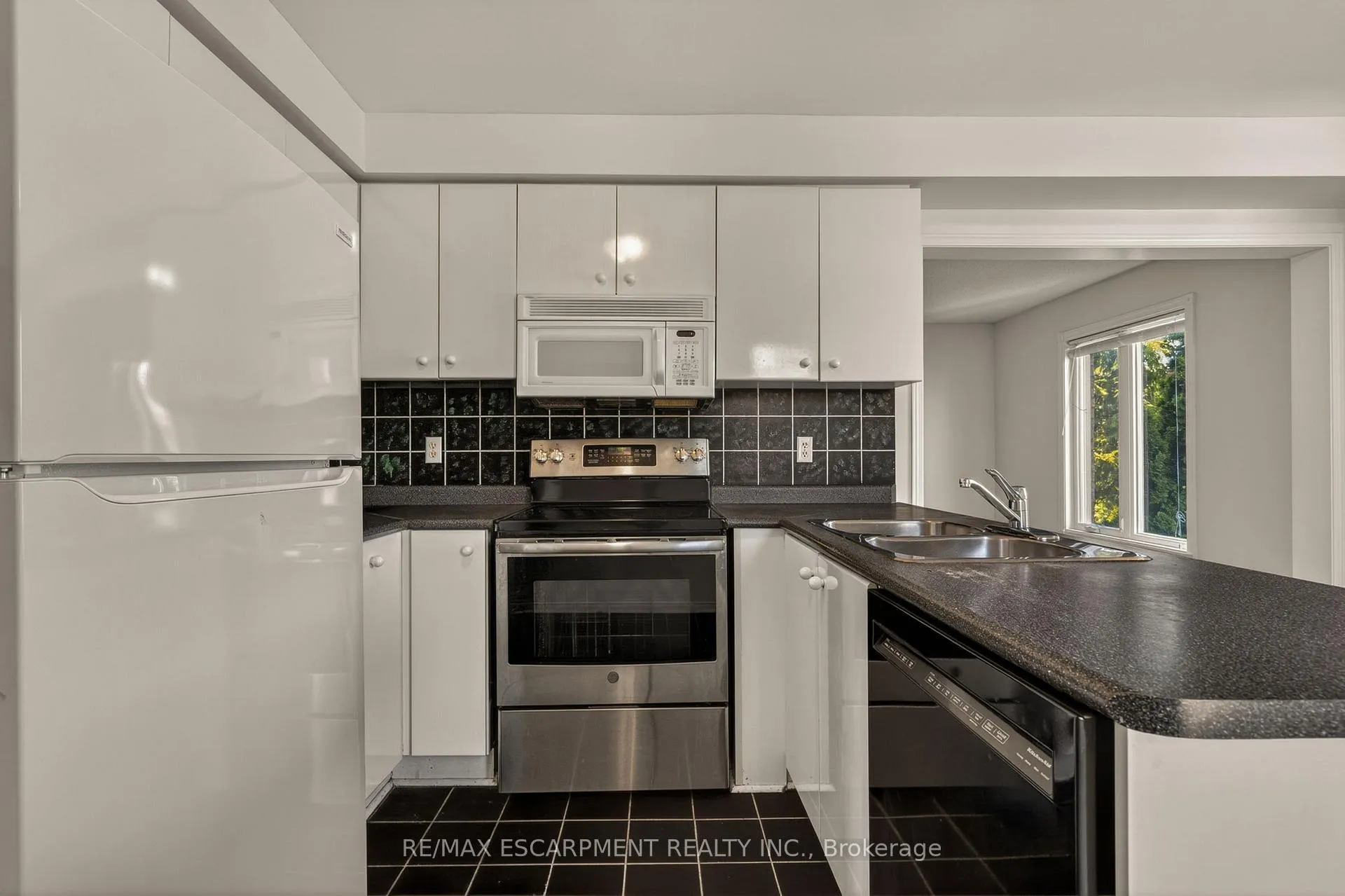 Photo 20 of Unit 19, 11 Pirie Drive, Hamilton, Dundas — HOMEH