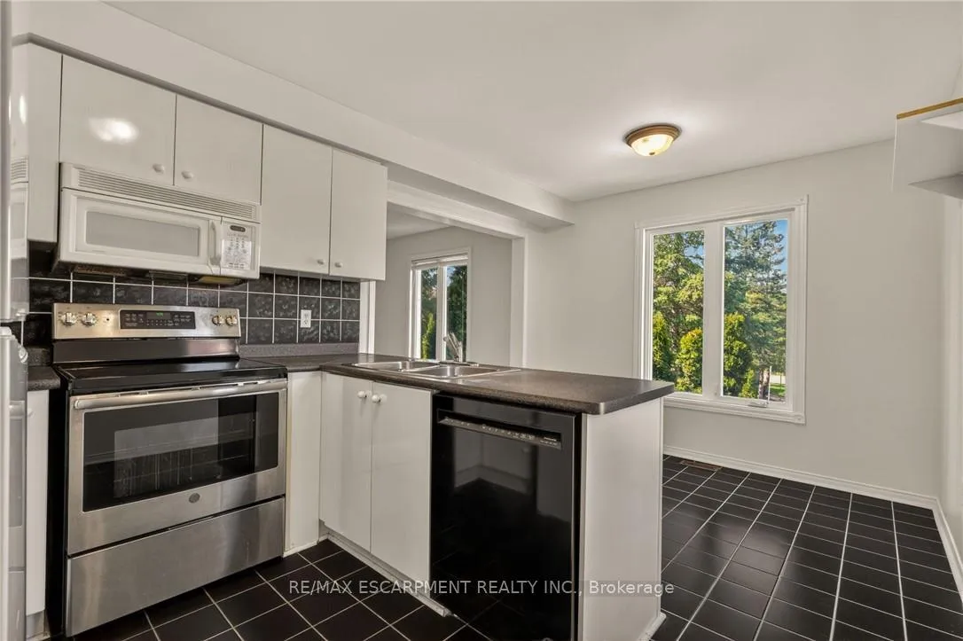Photo 21 of Unit 19, 11 Pirie Drive, Hamilton, Dundas — HOMEH