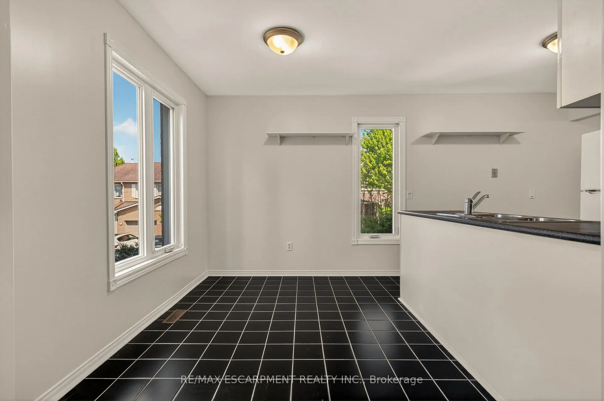 Photo 24 of Unit 19, 11 Pirie Drive, Hamilton, Dundas — HOMEH