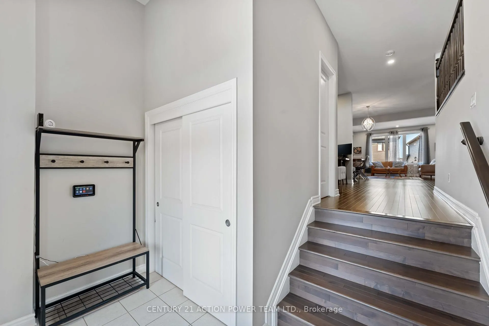 Photo 4 of 54 Malachigan Crescent, Ottawa, Avalon West — HOMEH