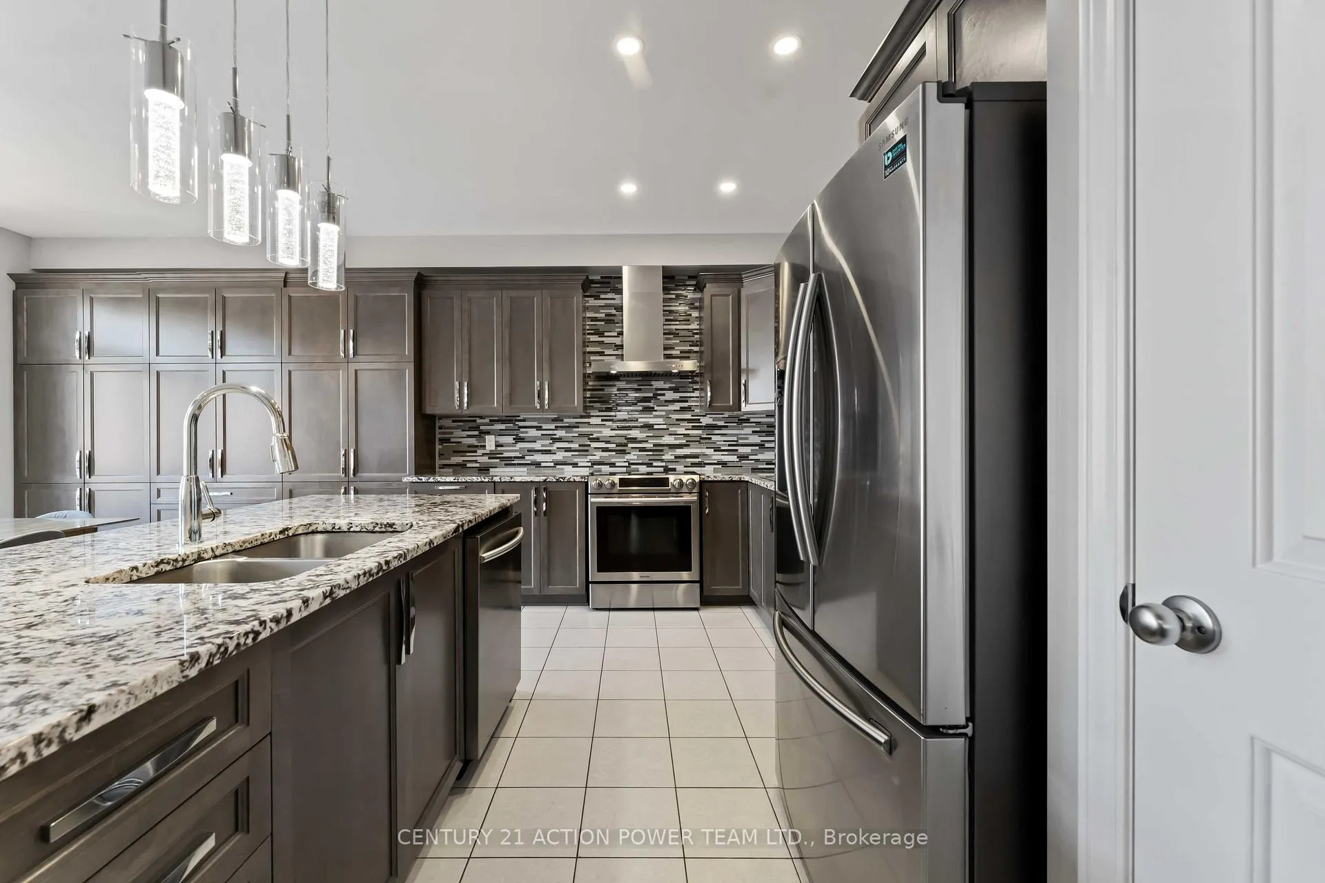 Photo 15 of 54 Malachigan Crescent, Ottawa, Avalon West — HOMEH
