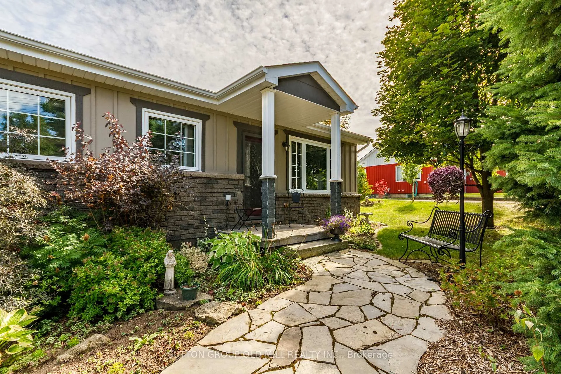 Photo 3 of 17 King Street, Caledon, Alton — HOMEH