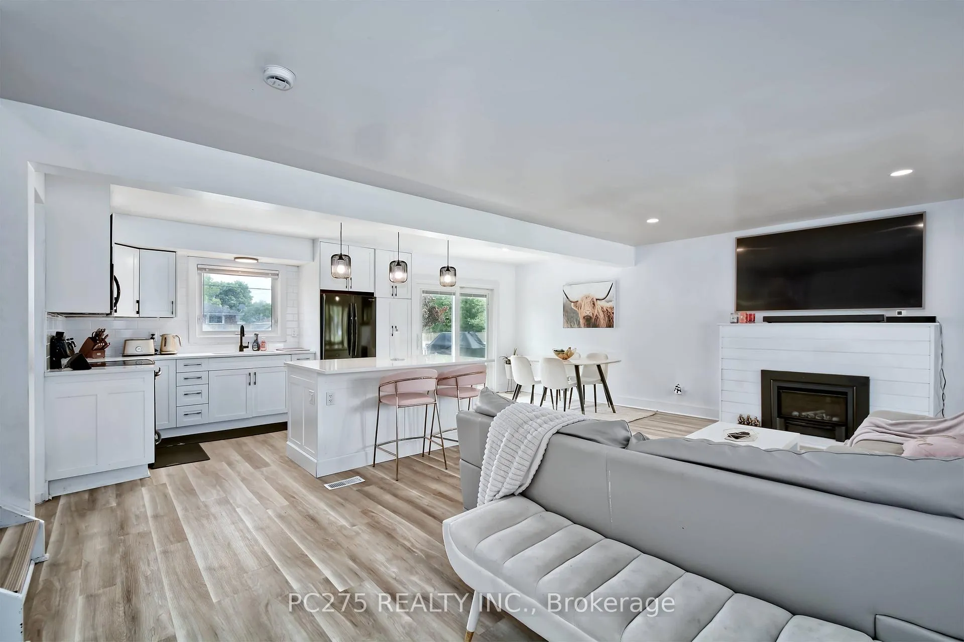 Photo 6 of 1053 Griffith Road, Sarnia — HOMEH