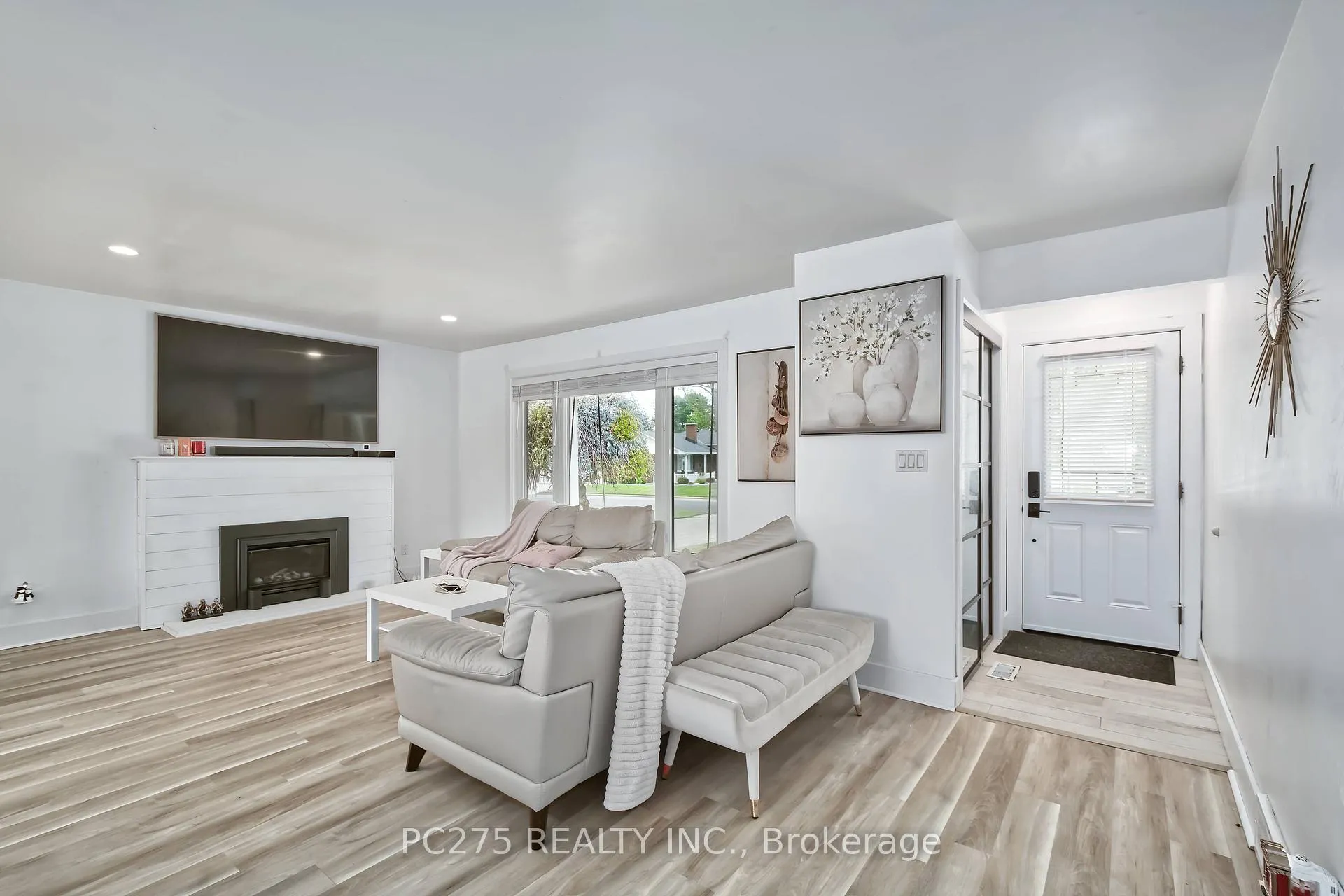 Photo 7 of 1053 Griffith Road, Sarnia — HOMEH