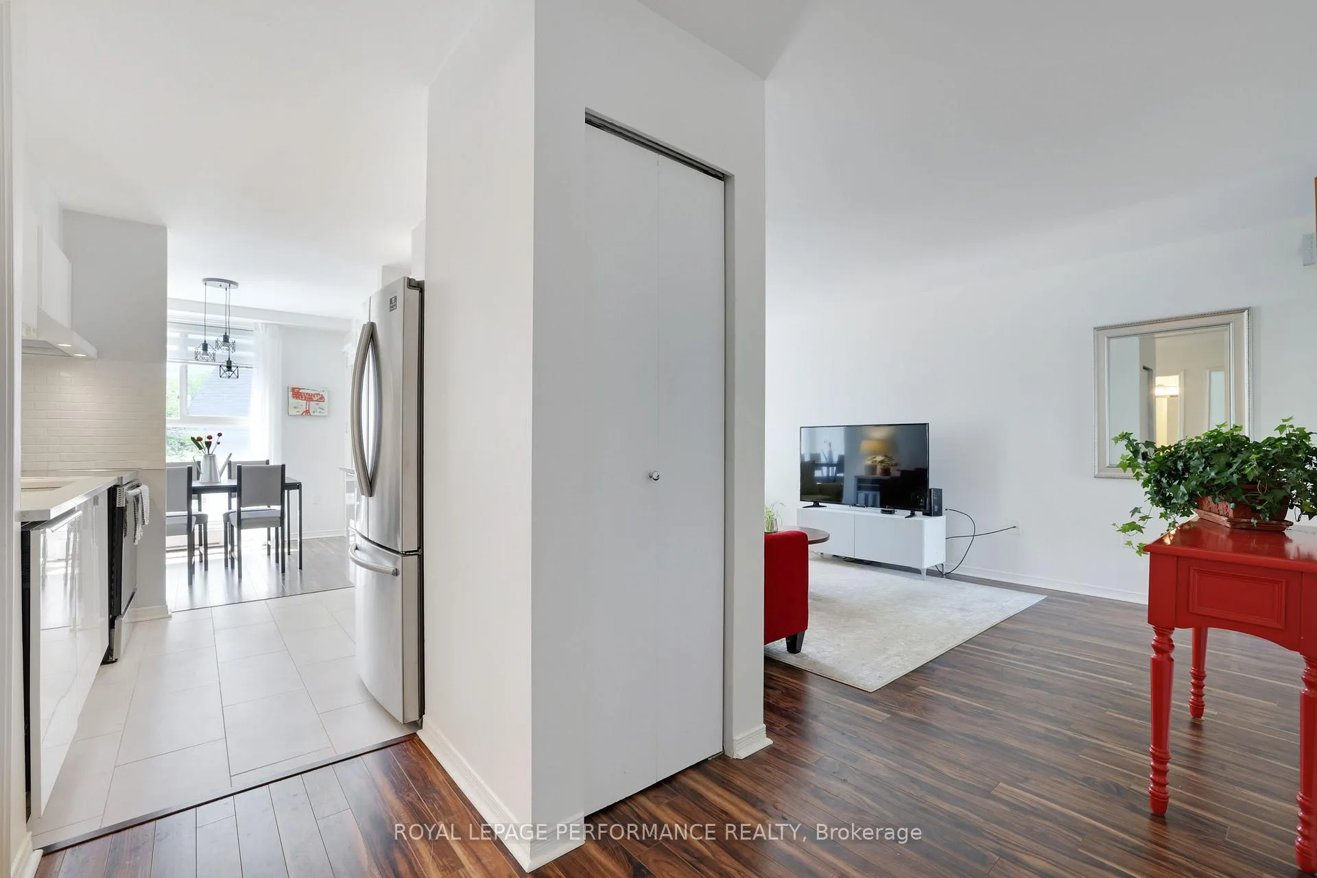 Photo 2 of Unit 5, 144 Bayview Station Road, Ottawa, Hintonburg — HOMEH