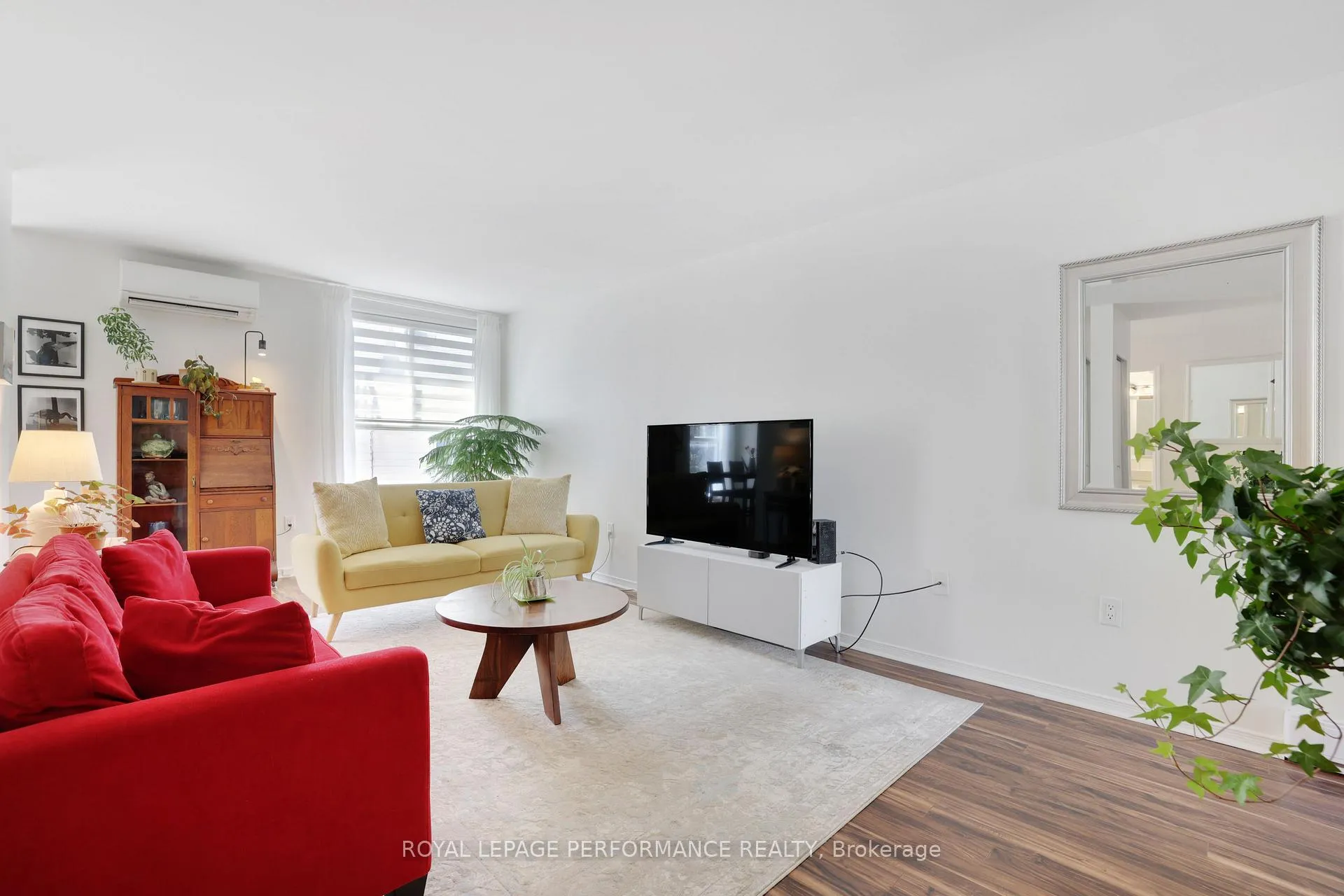 Photo 4 of Unit 5, 144 Bayview Station Road, Ottawa, Hintonburg — HOMEH