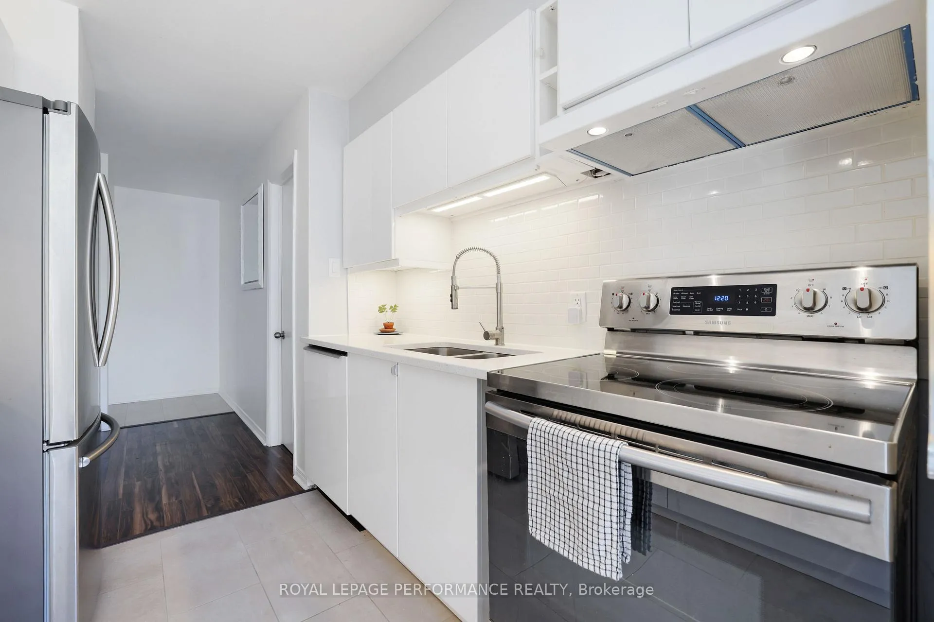 Photo 12 of Unit 5, 144 Bayview Station Road, Ottawa, Hintonburg — HOMEH