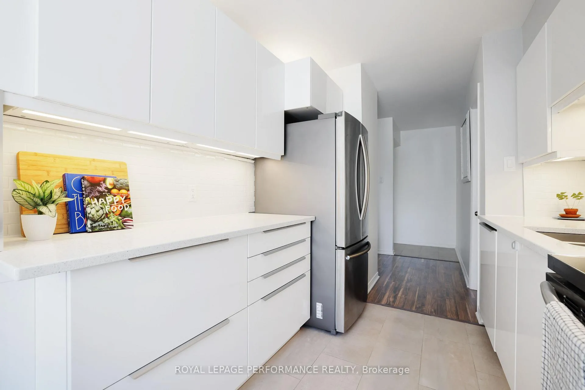Photo 13 of Unit 5, 144 Bayview Station Road, Ottawa, Hintonburg — HOMEH