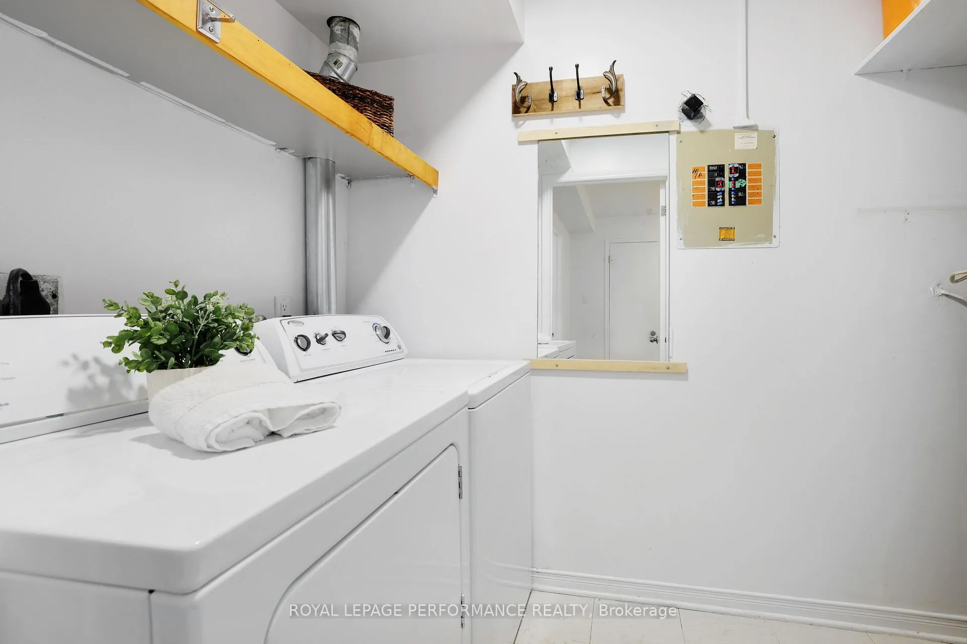 Photo 26 of Unit 5, 144 Bayview Station Road, Ottawa, Hintonburg — HOMEH