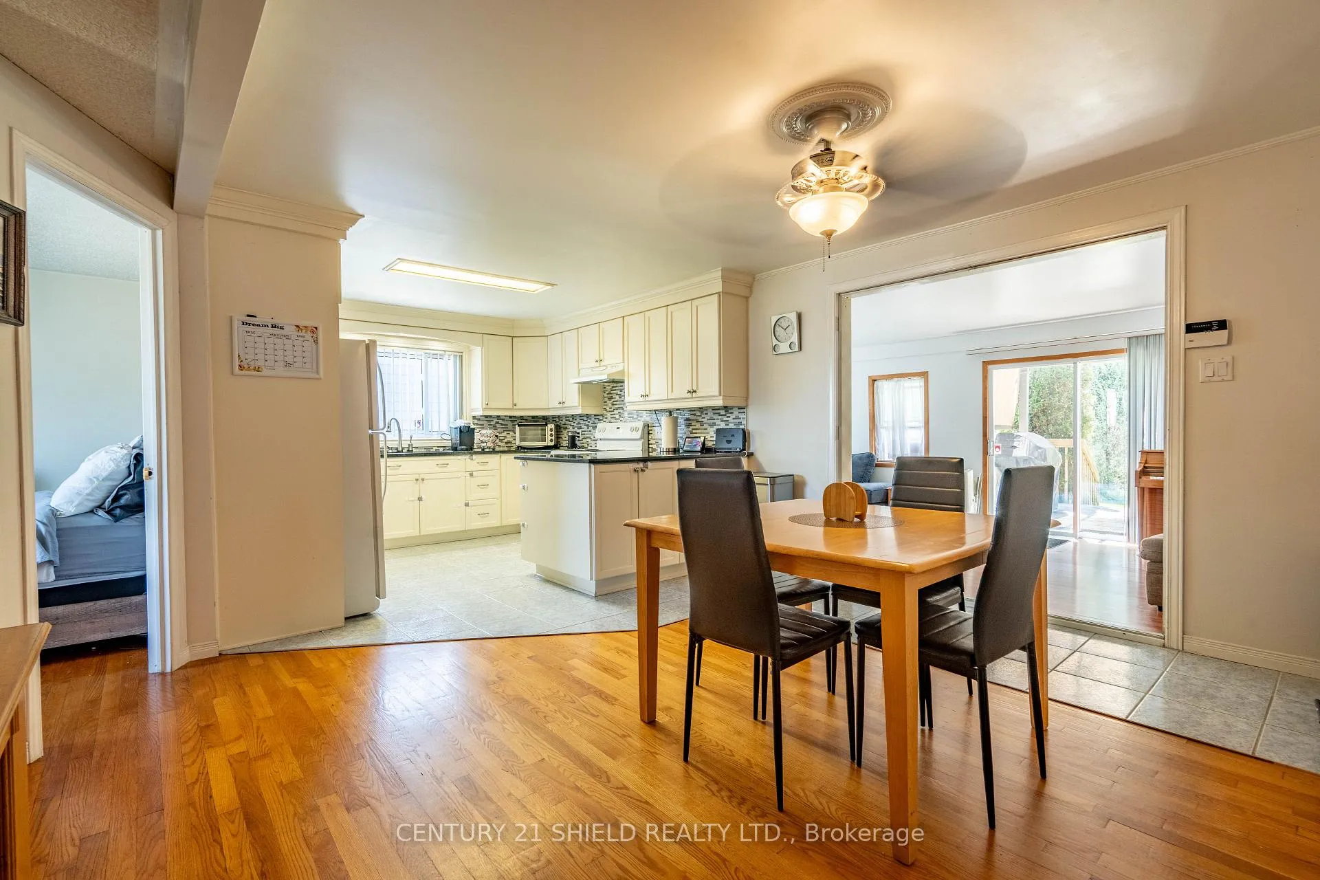 Photo 4 of 1320 Aubin Avenue, Cornwall — HOMEH