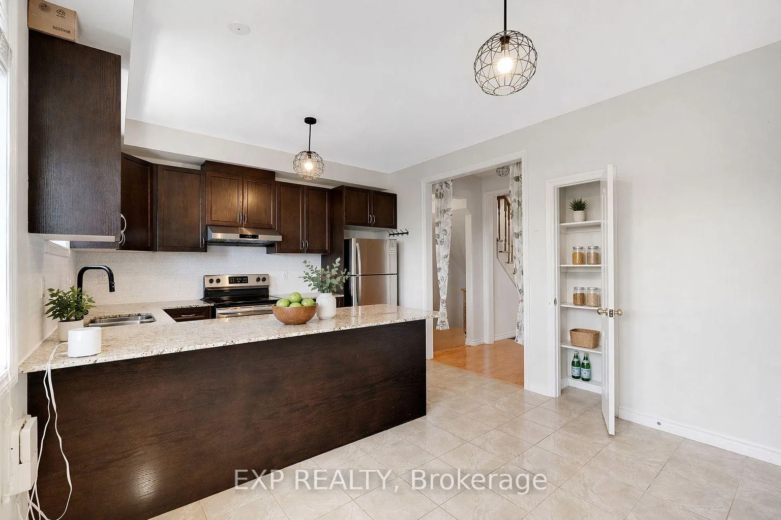 Photo 8 of 38 Miami Grove, Brampton, Bram East — HOMEH