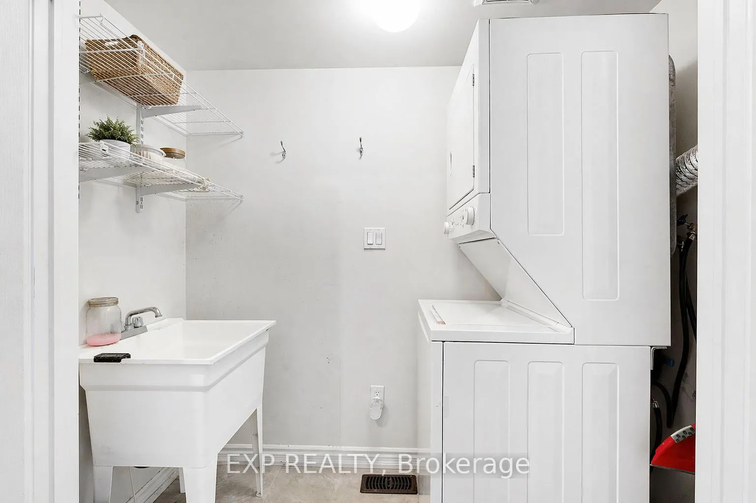 Photo 17 of 38 Miami Grove, Brampton, Bram East — HOMEH