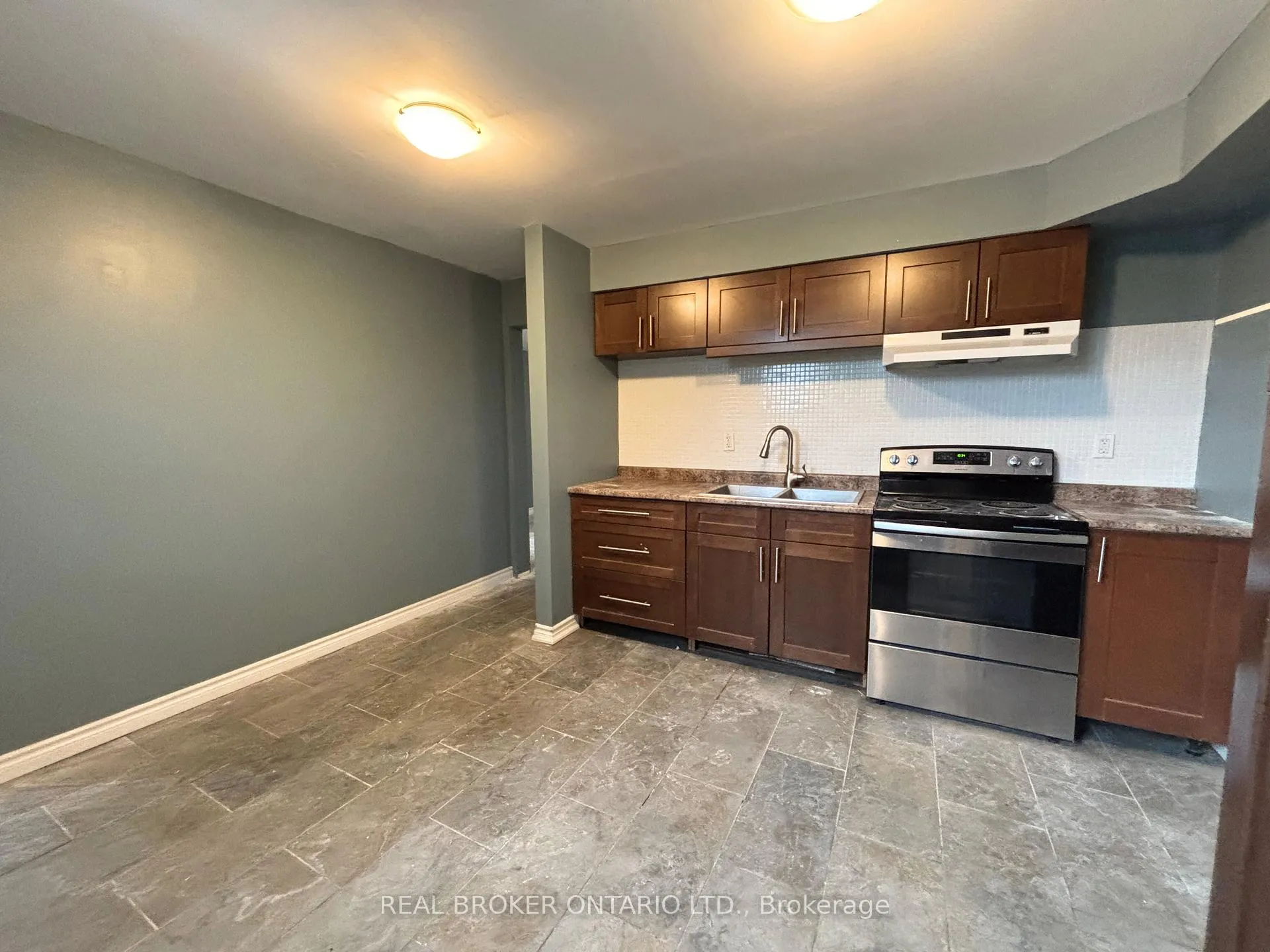 Photo 11 of 518 Cannon Street E, Hamilton, Gibson — HOMEH