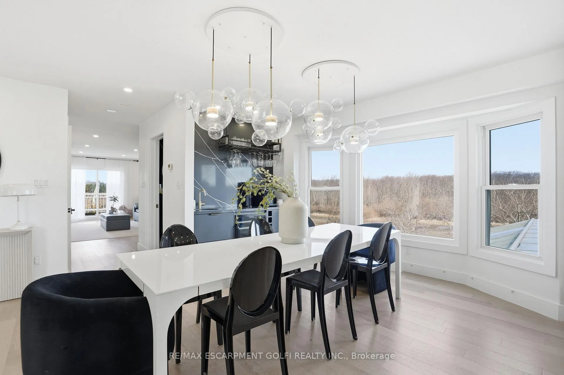 Photo 19 of 296 Ridge Road W, Grimsby, Grimsby Escarpment — HOMEH