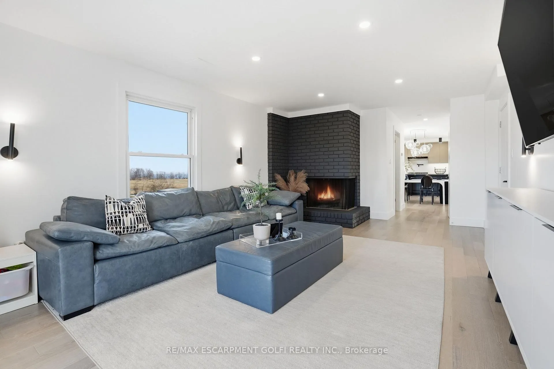 Photo 22 of 296 Ridge Road W, Grimsby, Grimsby Escarpment — HOMEH