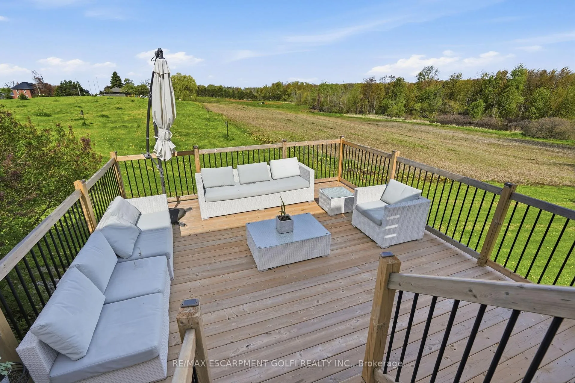 Photo 45 of 296 Ridge Road W, Grimsby, Grimsby Escarpment — HOMEH