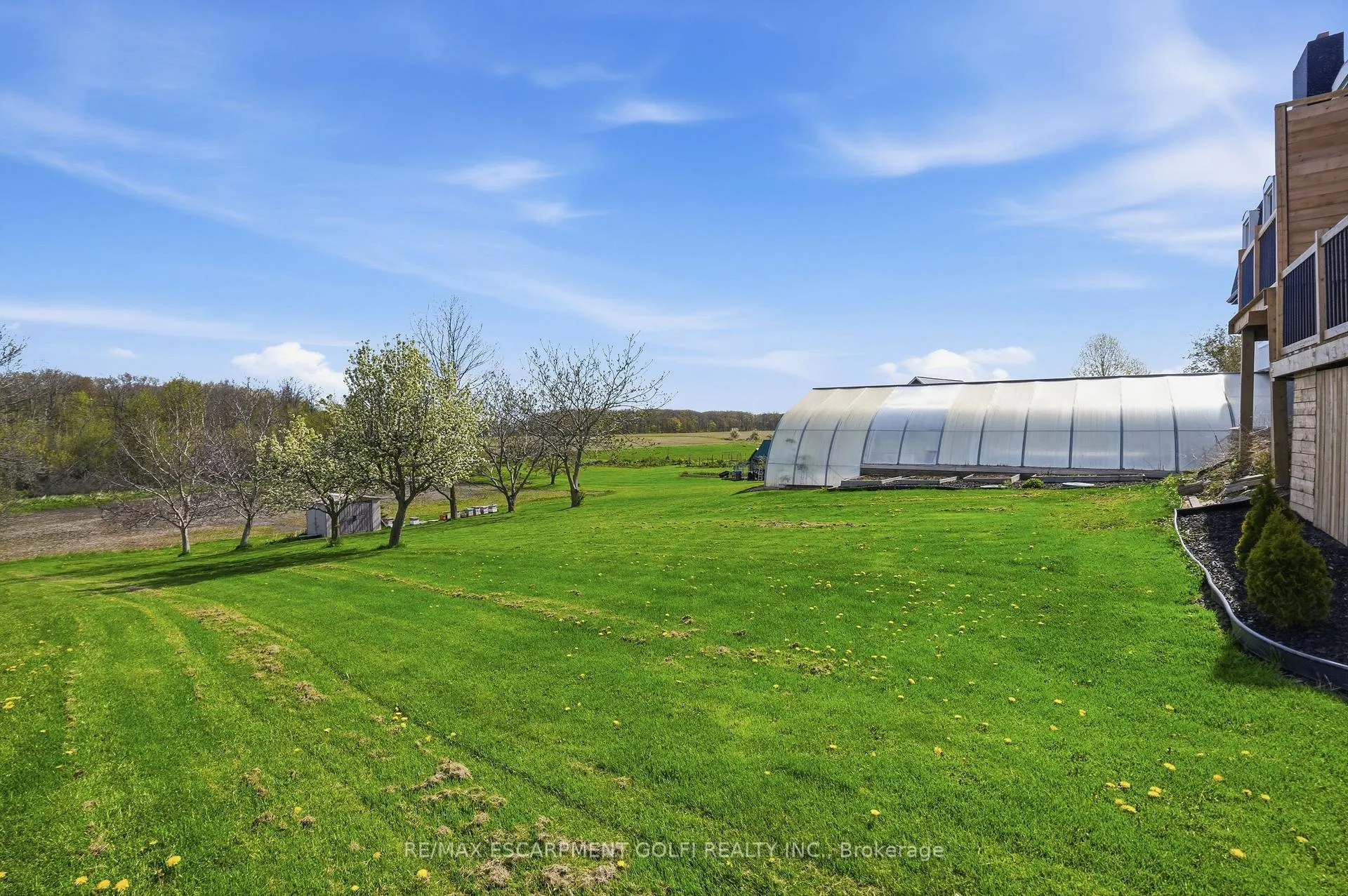Photo 47 of 296 Ridge Road W, Grimsby, Grimsby Escarpment — HOMEH