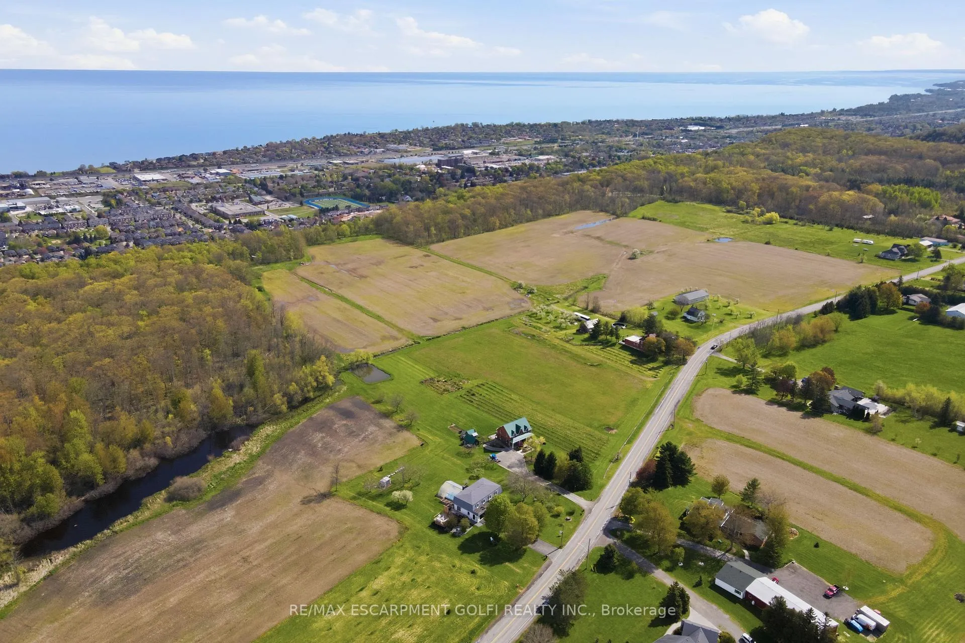 Photo 50 of 296 Ridge Road W, Grimsby, Grimsby Escarpment — HOMEH