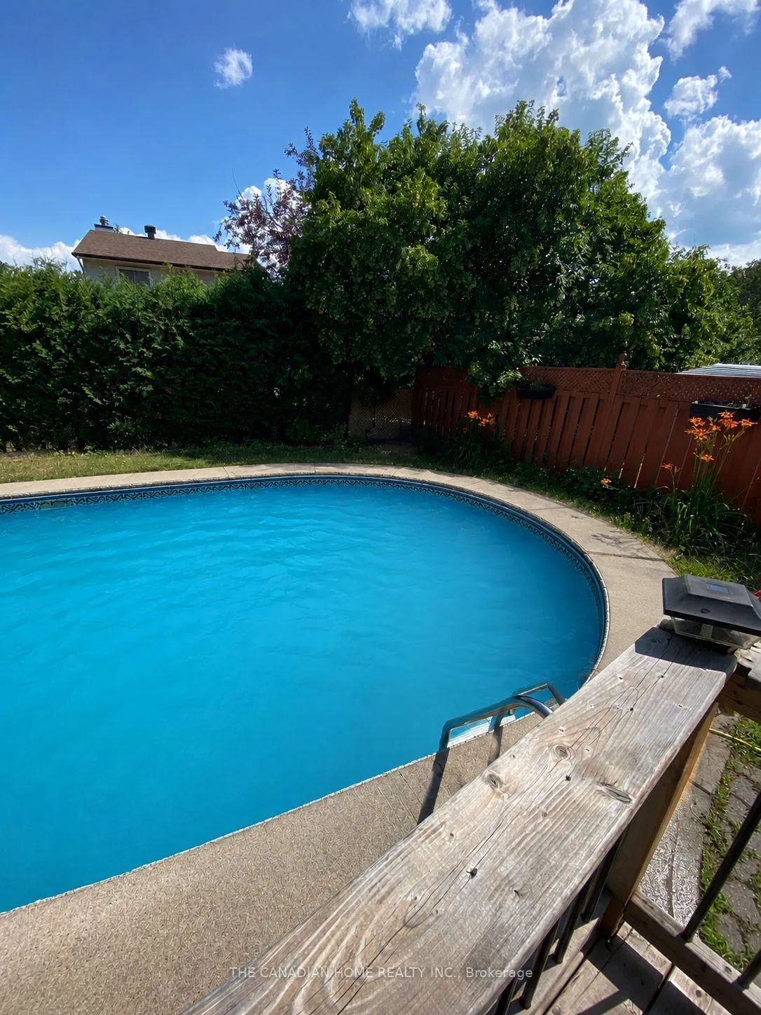 Photo 2 of 61 Exeter Drive, Ottawa, Barrhaven - On the Green — HOMEH
