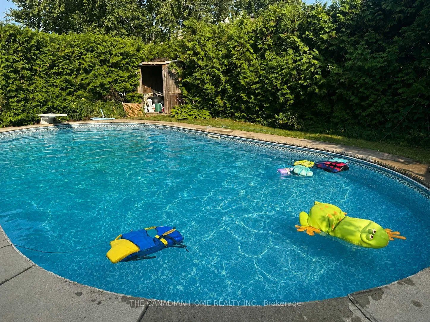 Photo 12 of 61 Exeter Drive, Ottawa, Barrhaven - On the Green — HOMEH