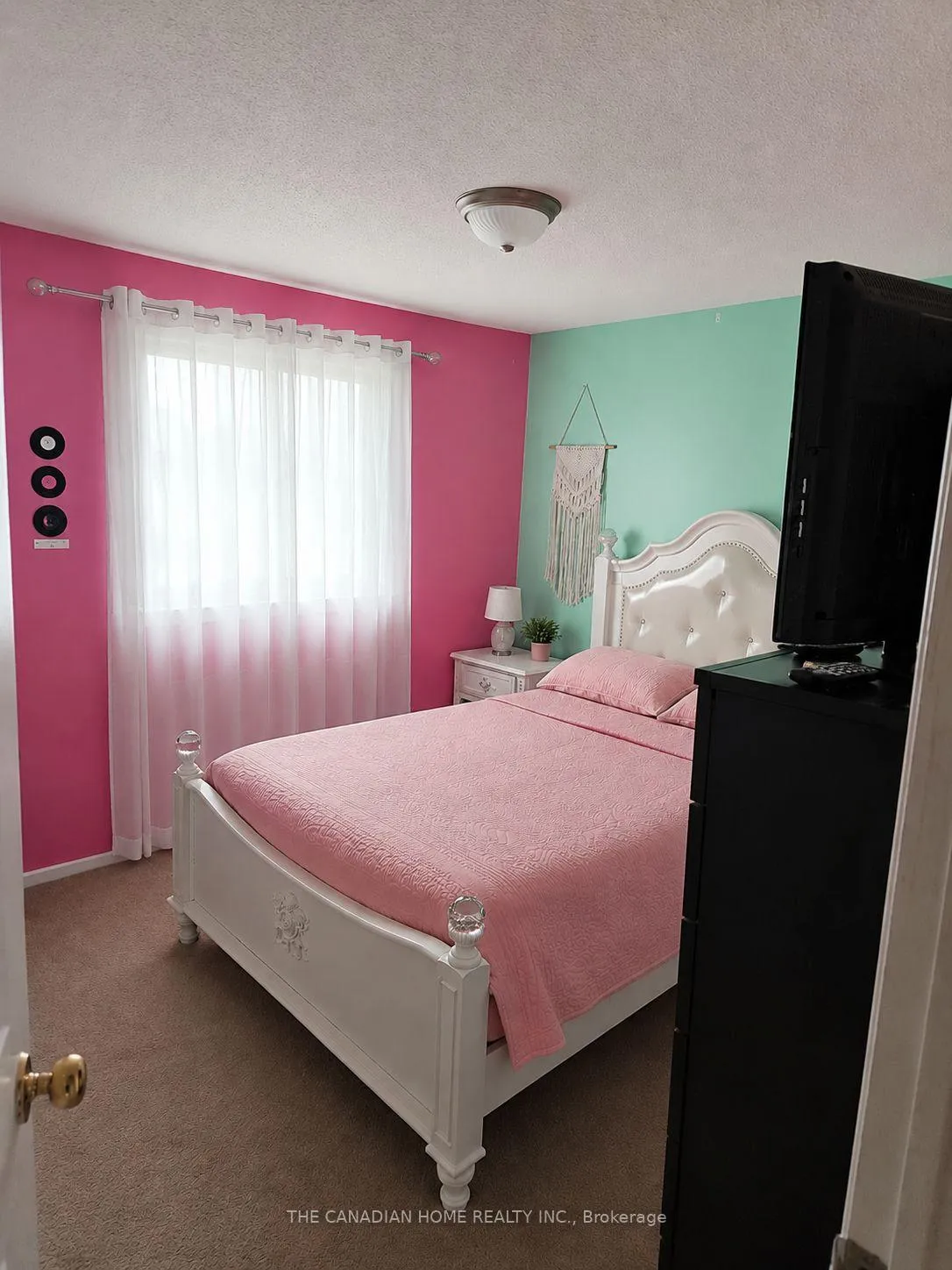 Photo 17 of 61 Exeter Drive, Ottawa, Barrhaven - On the Green — HOMEH