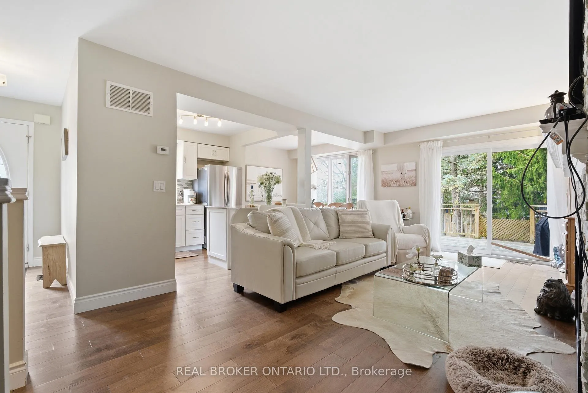 Photo 3 of Unit 11, 941 Gordon Street, Guelph, Kortright West — HOMEH