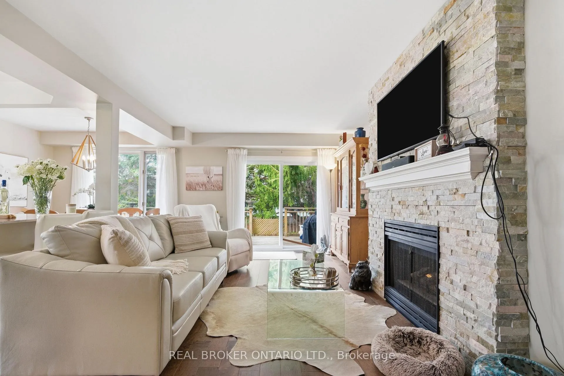 Photo 4 of Unit 11, 941 Gordon Street, Guelph, Kortright West — HOMEH