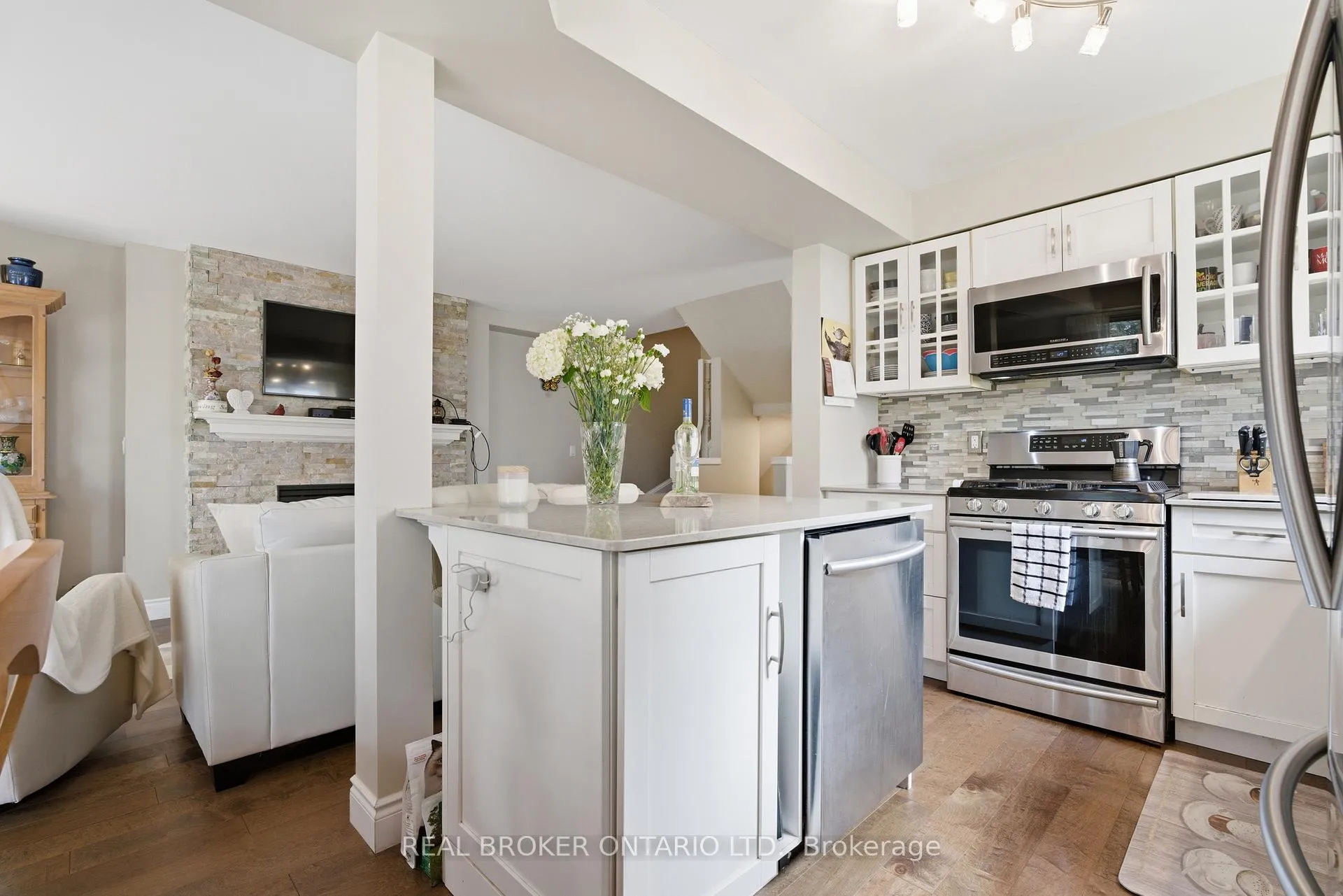 Photo 7 of Unit 11, 941 Gordon Street, Guelph, Kortright West — HOMEH
