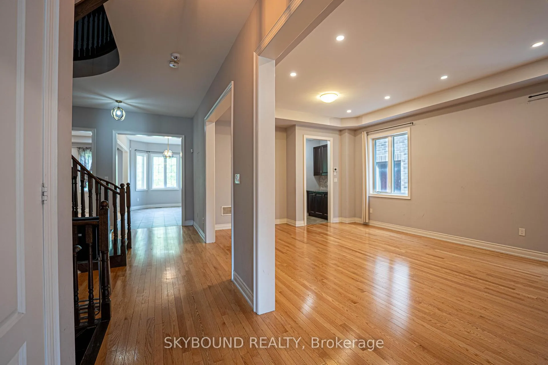 Photo 5 of 3217 Meadow Marsh Crescent, Oakville, Joshua Meadows — HOMEH