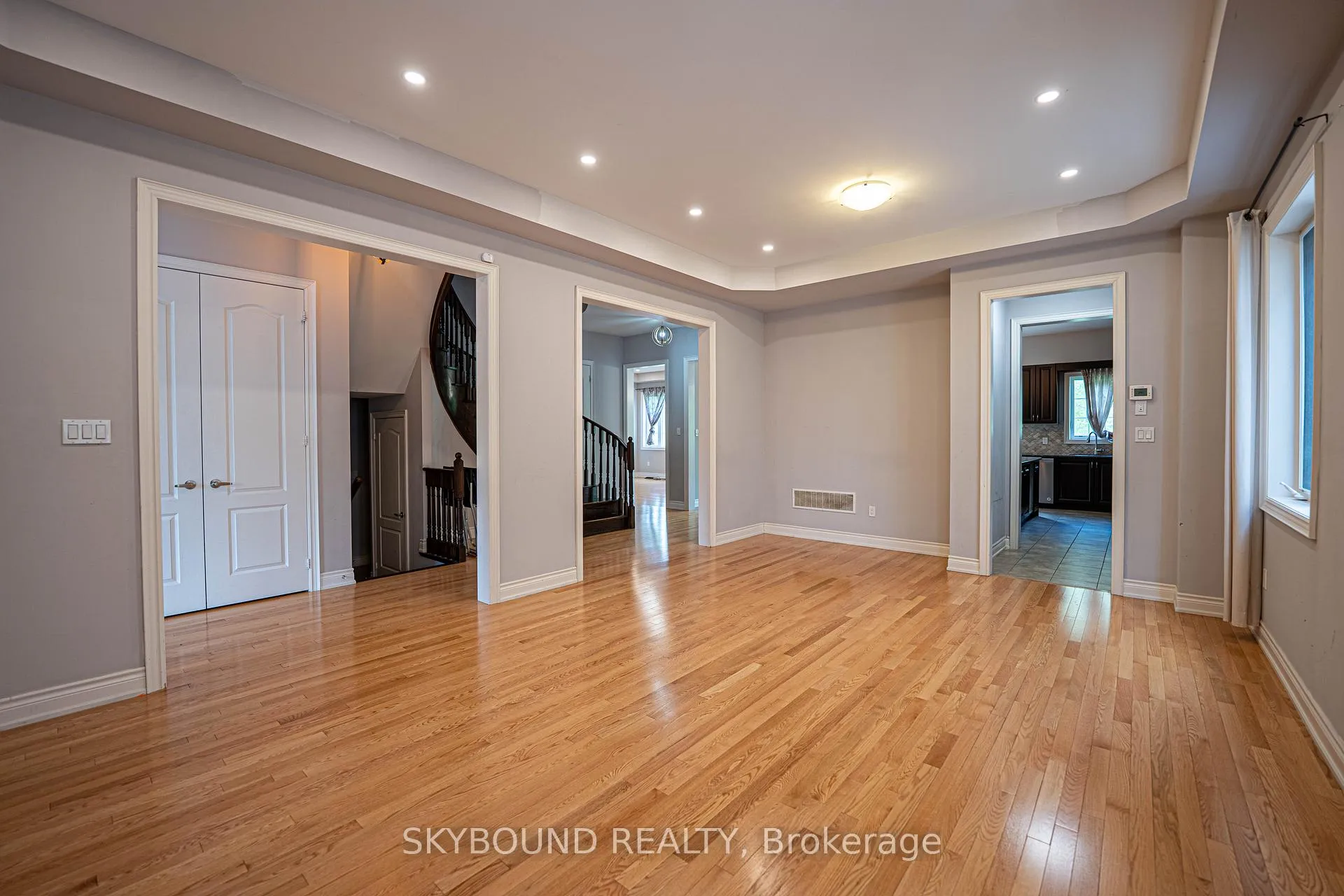 Photo 7 of 3217 Meadow Marsh Crescent, Oakville, Joshua Meadows — HOMEH