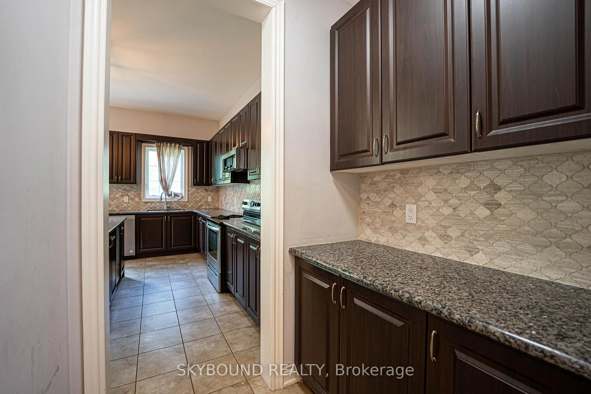 Photo 8 of 3217 Meadow Marsh Crescent, Oakville, Joshua Meadows — HOMEH