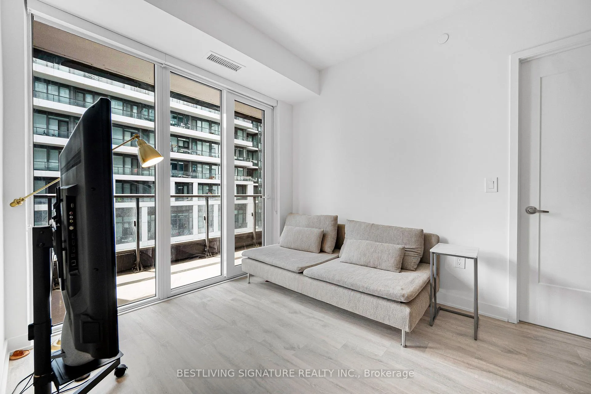 Photo 9 of Unit 1221, 60 Princess Street, Toronto, Waterfront Communities — HOMEH