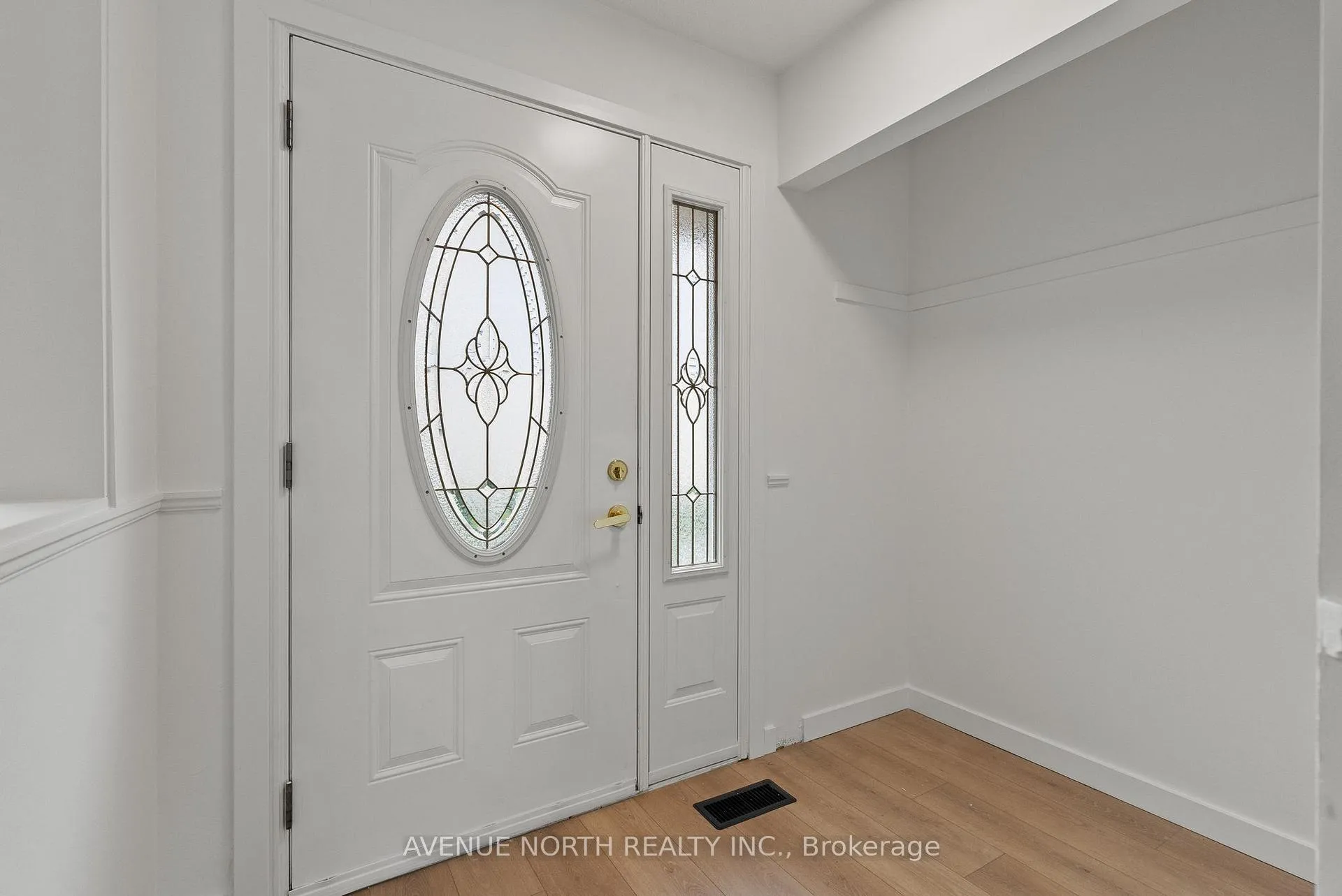 Photo 3 of 1408 Ballard Crescent, Ottawa, Pineview — HOMEH
