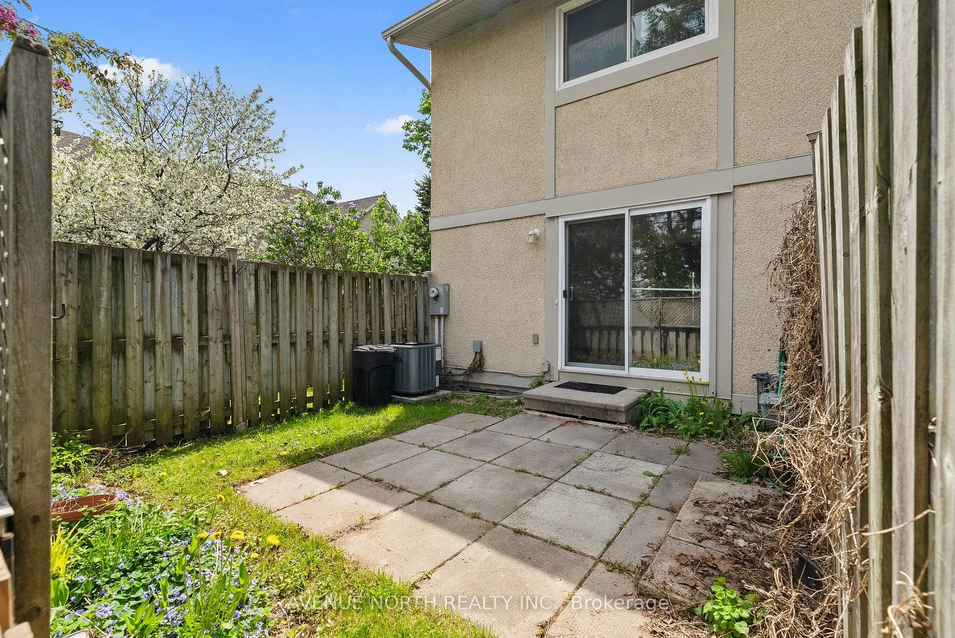Photo 5 of 1408 Ballard Crescent, Ottawa, Pineview — HOMEH