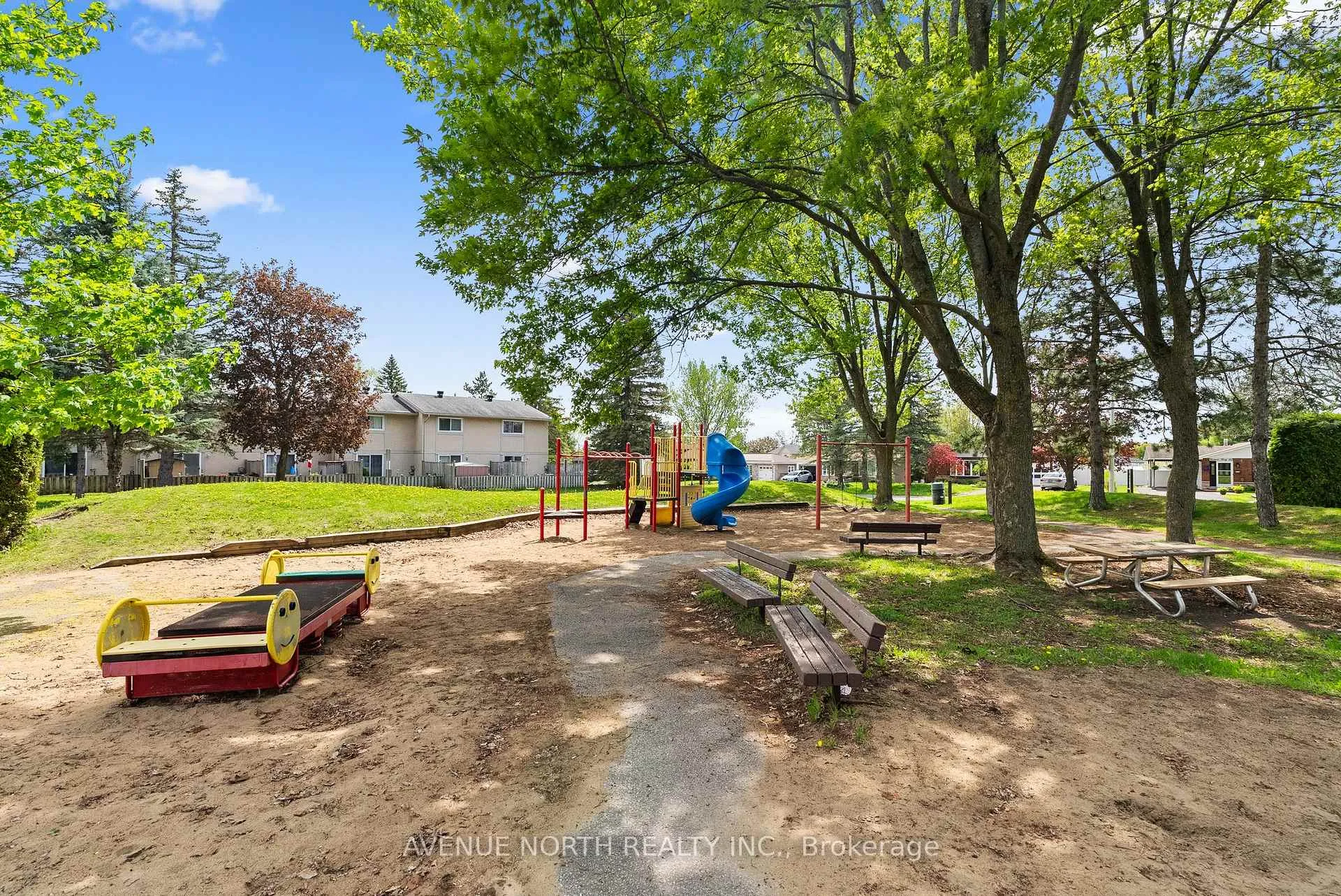 Photo 7 of 1408 Ballard Crescent, Ottawa, Pineview — HOMEH