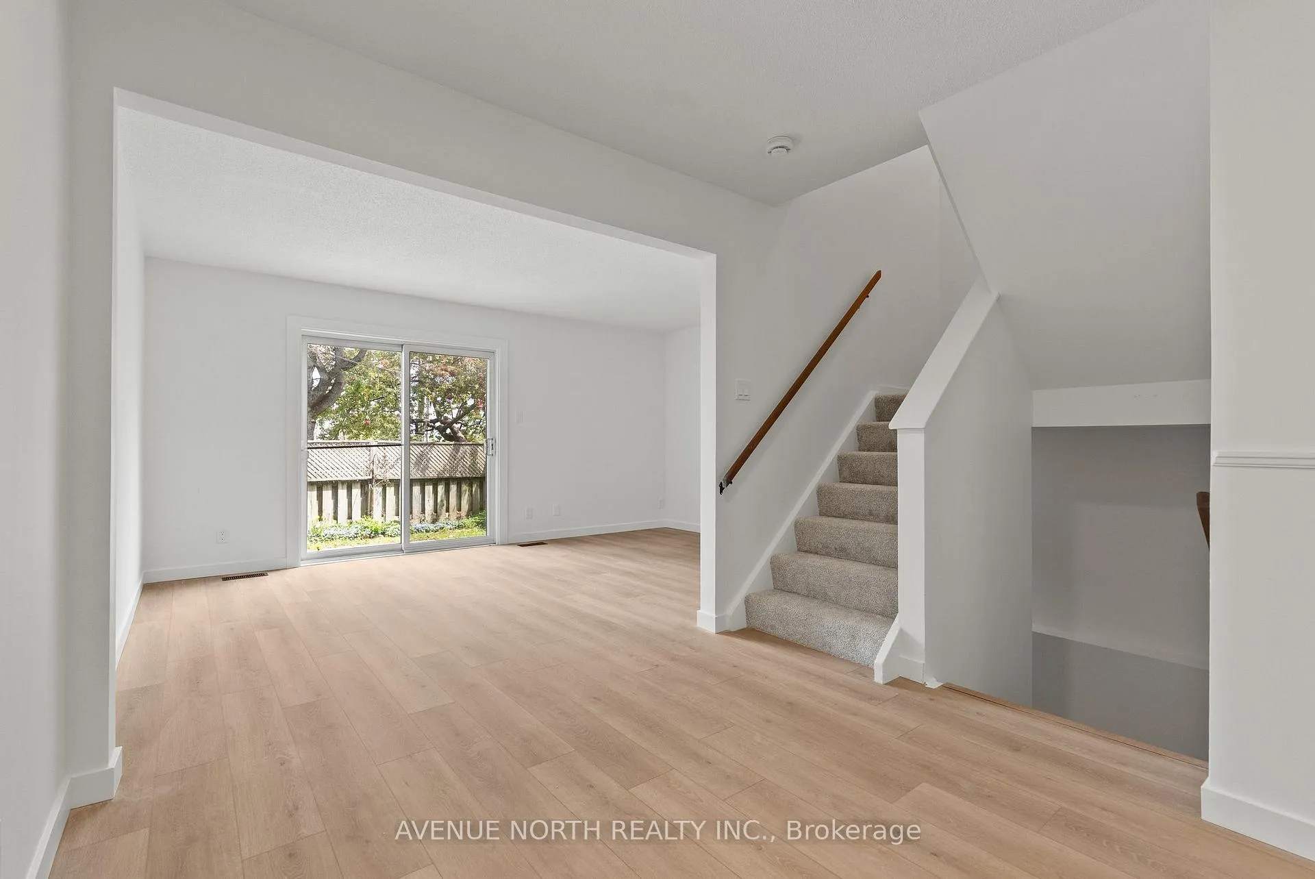 Photo 15 of 1408 Ballard Crescent, Ottawa, Pineview — HOMEH