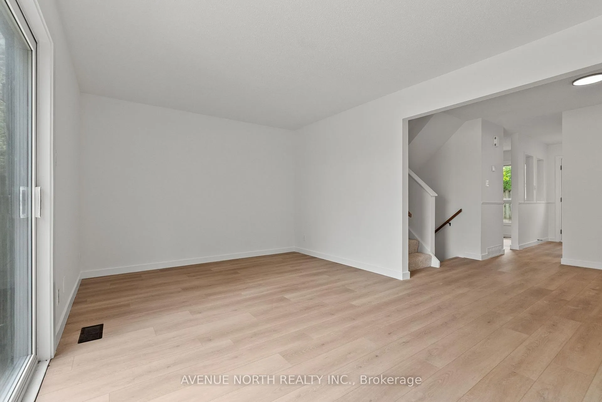 Photo 18 of 1408 Ballard Crescent, Ottawa, Pineview — HOMEH