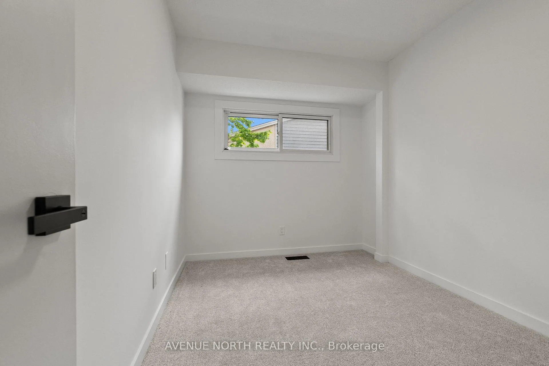 Photo 27 of 1408 Ballard Crescent, Ottawa, Pineview — HOMEH