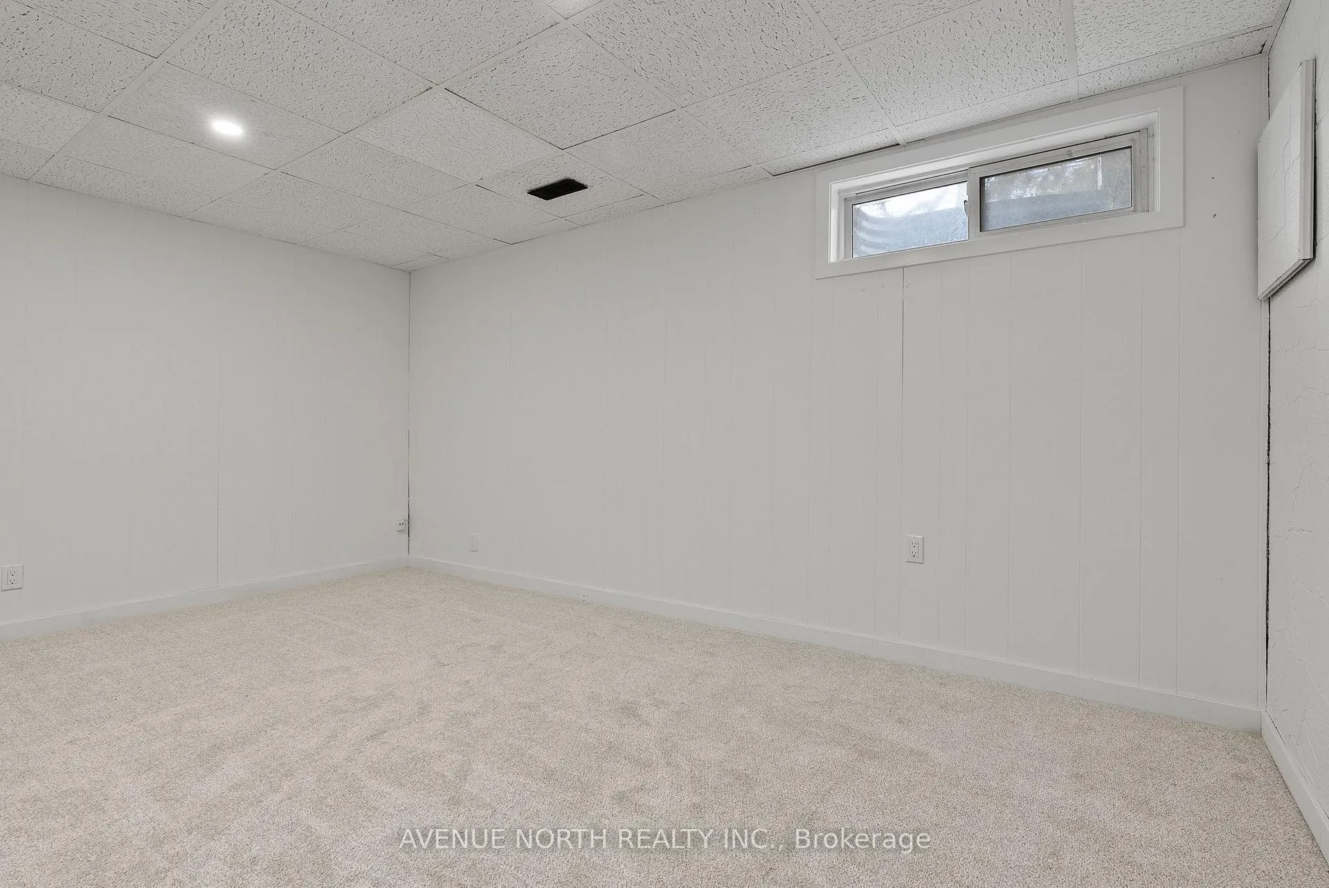 Photo 33 of 1408 Ballard Crescent, Ottawa, Pineview — HOMEH